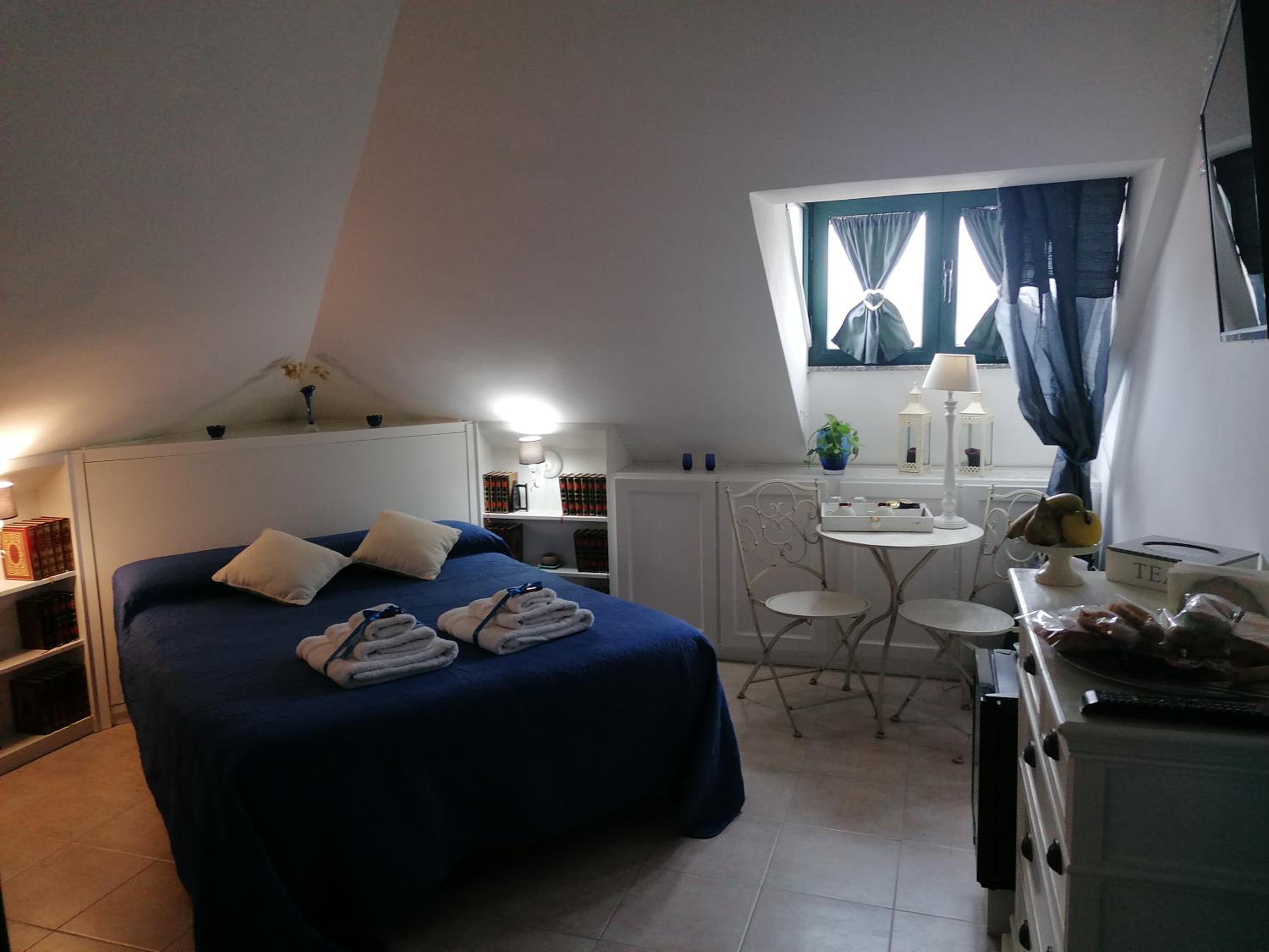 Double Room with Private Bathroom - Photo 3