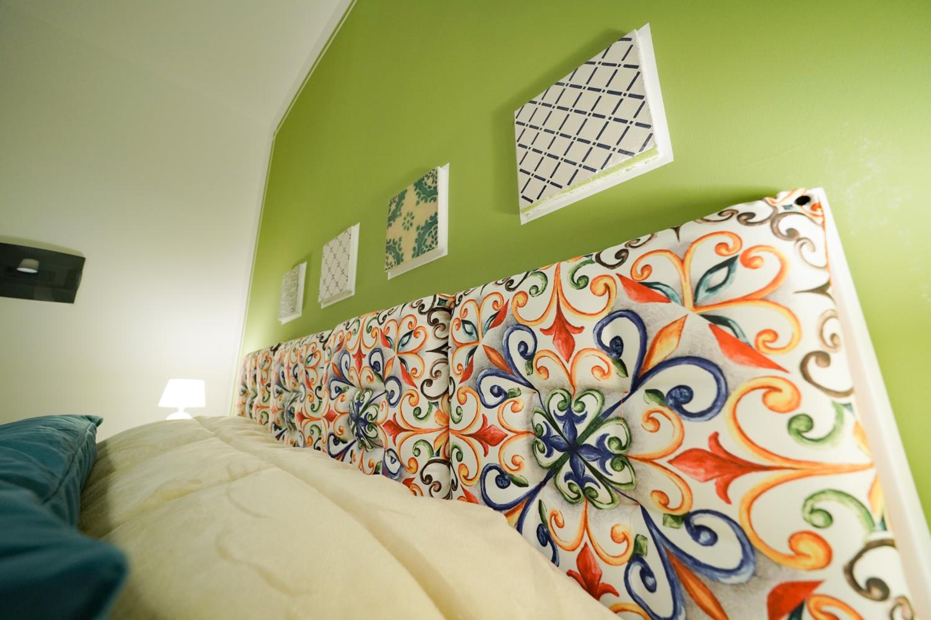 Standard Double Room - Photo 9