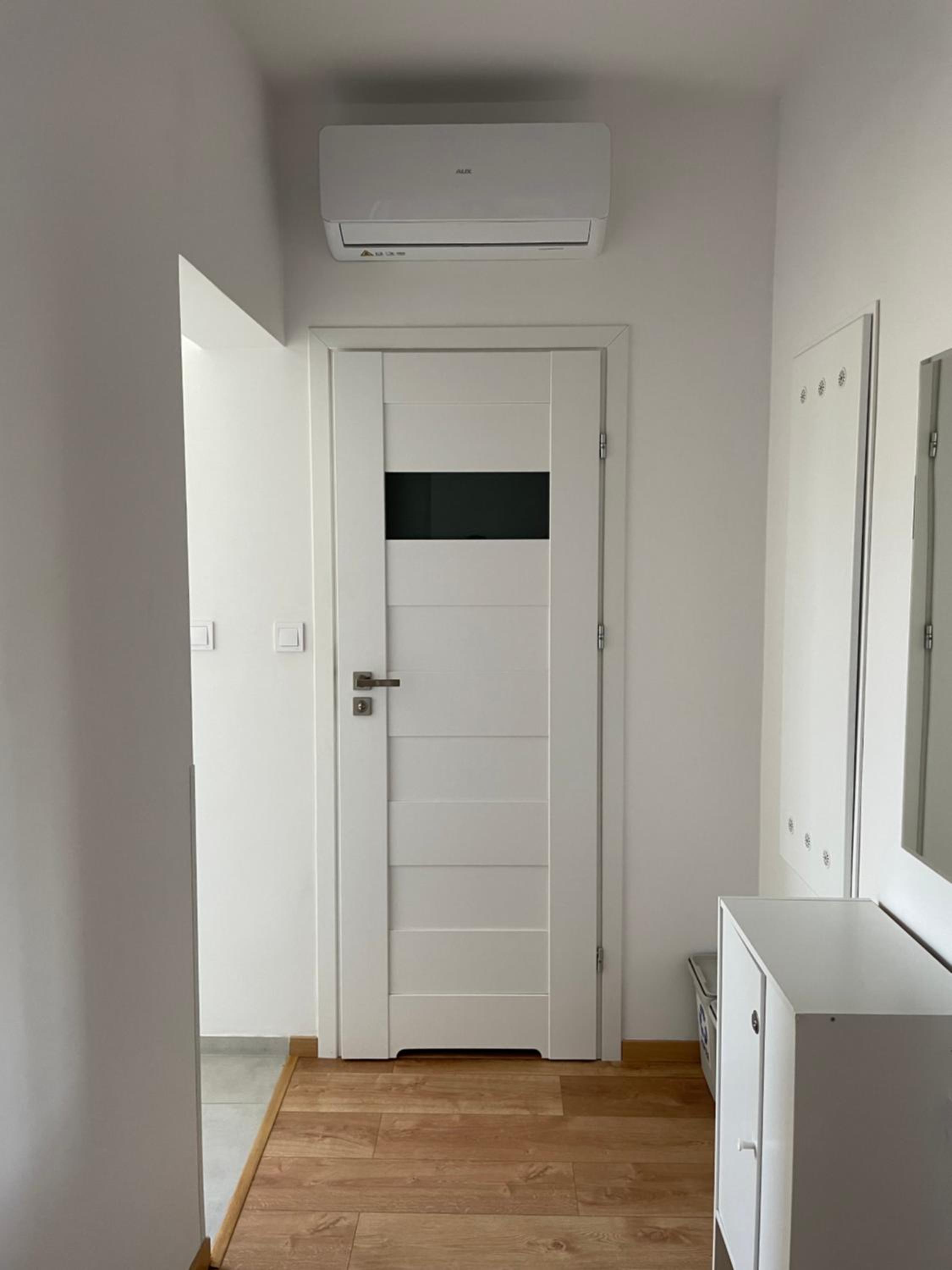 One-Bedroom Apartment - Photo 1