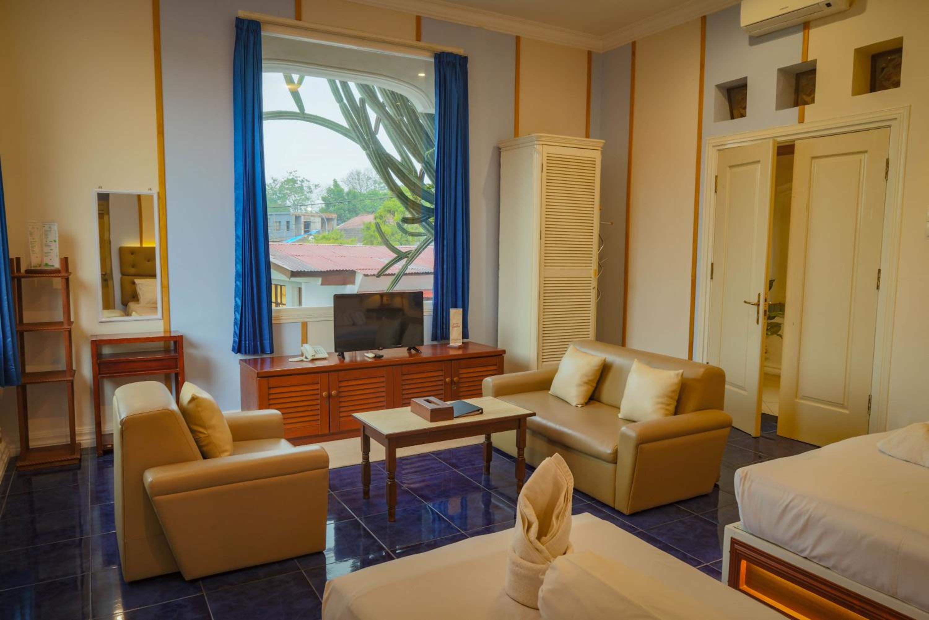 Deluxe Triple Room photo 2