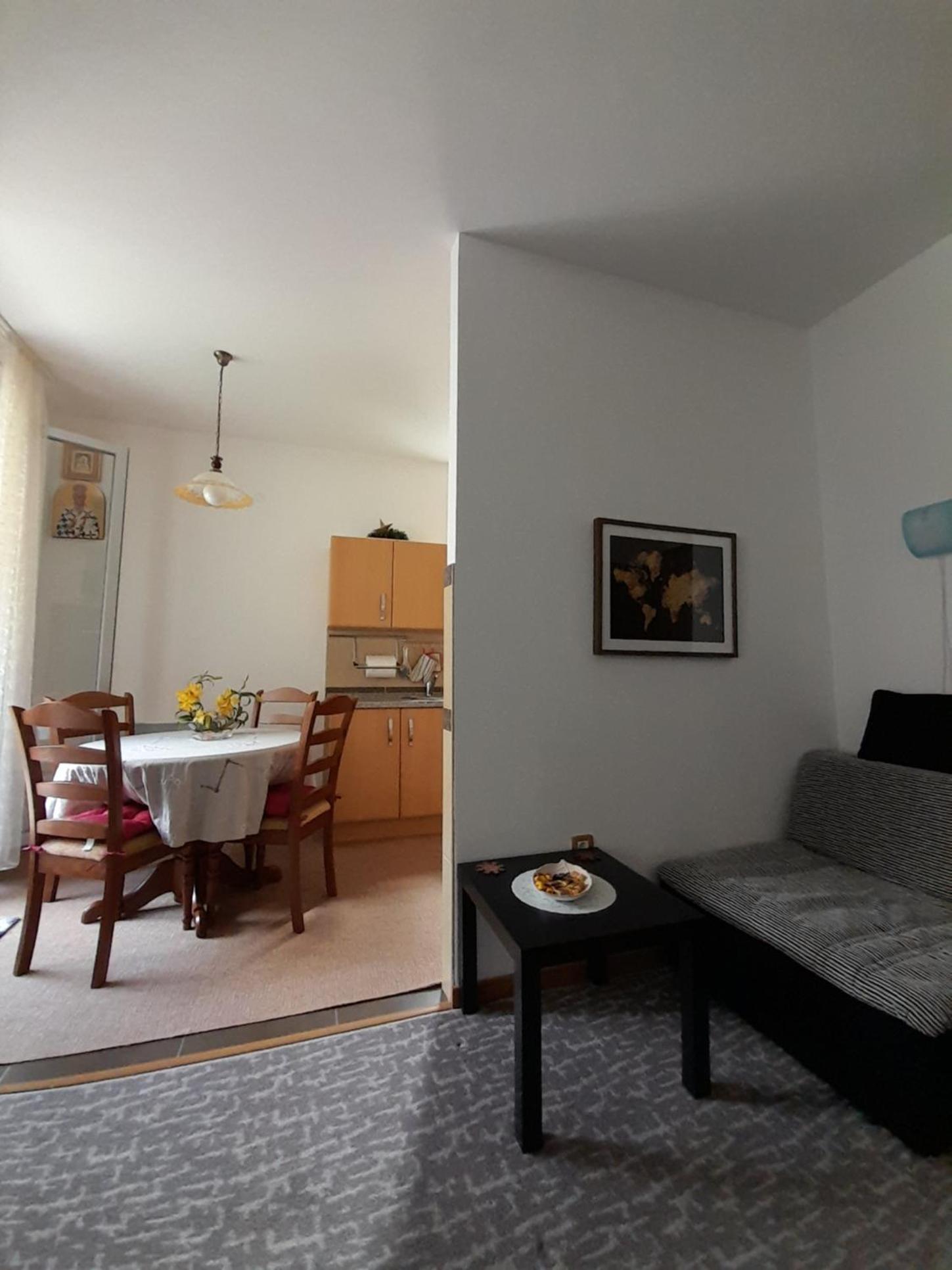 One-Bedroom Apartment photo 3