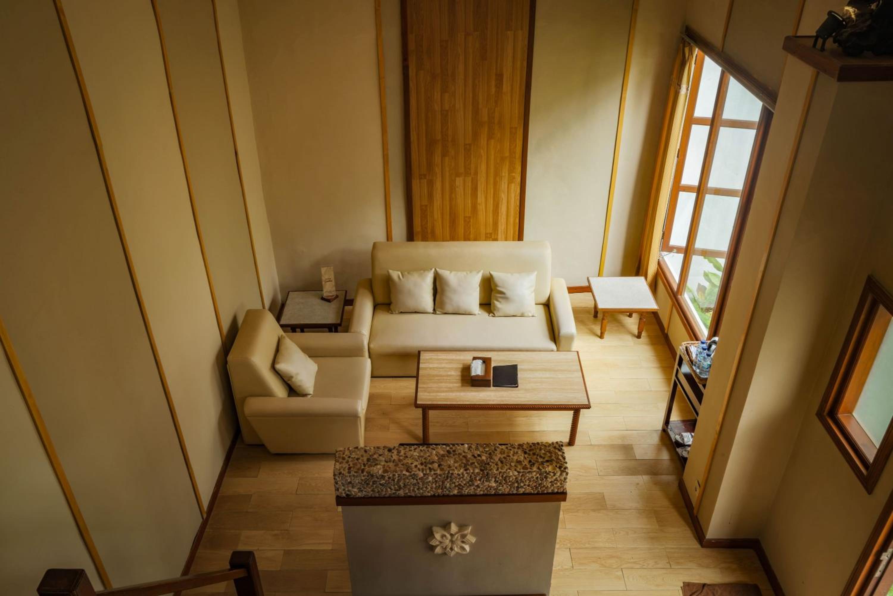 Deluxe Family Room photo 3