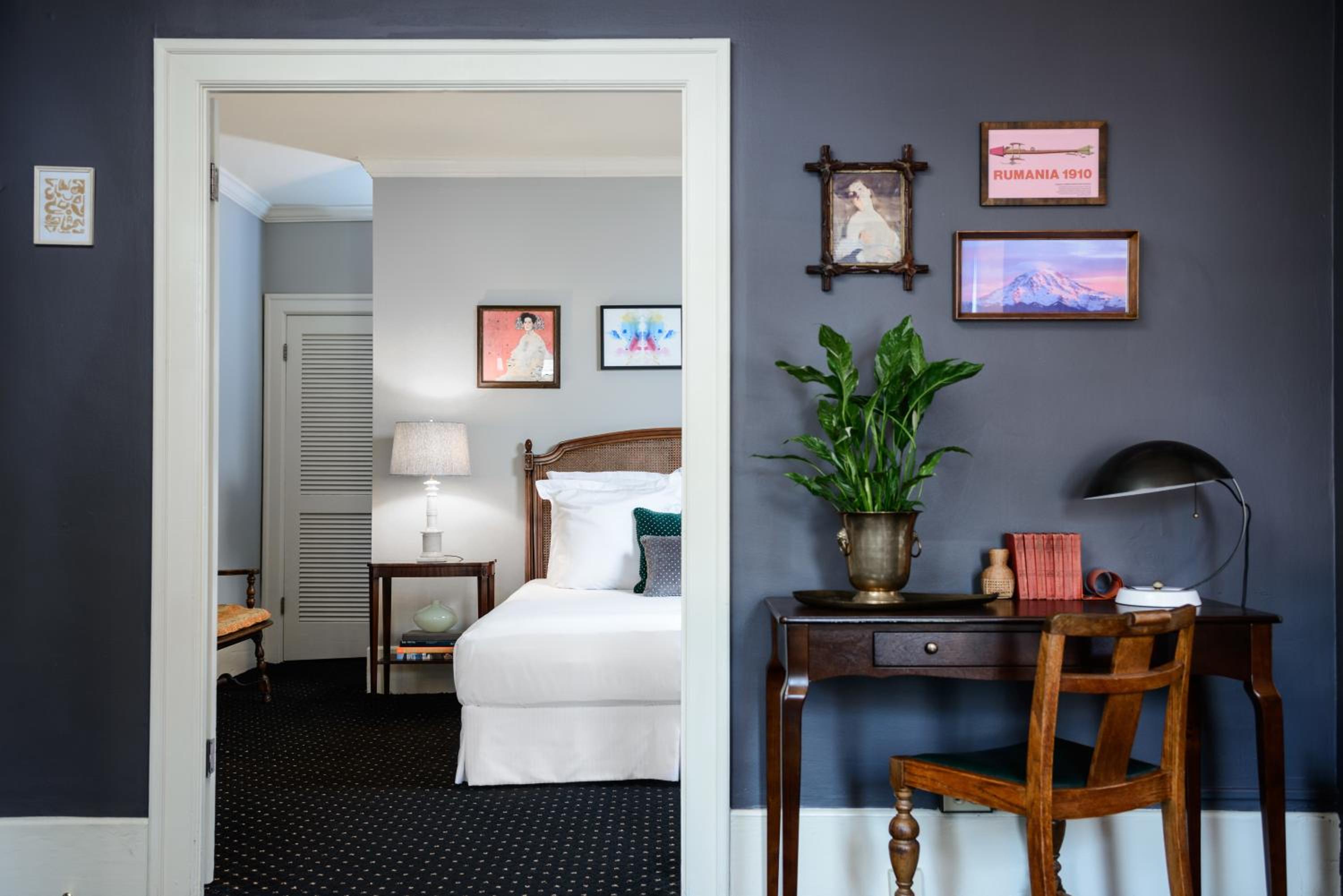 Sorrento Suite - Photo 1