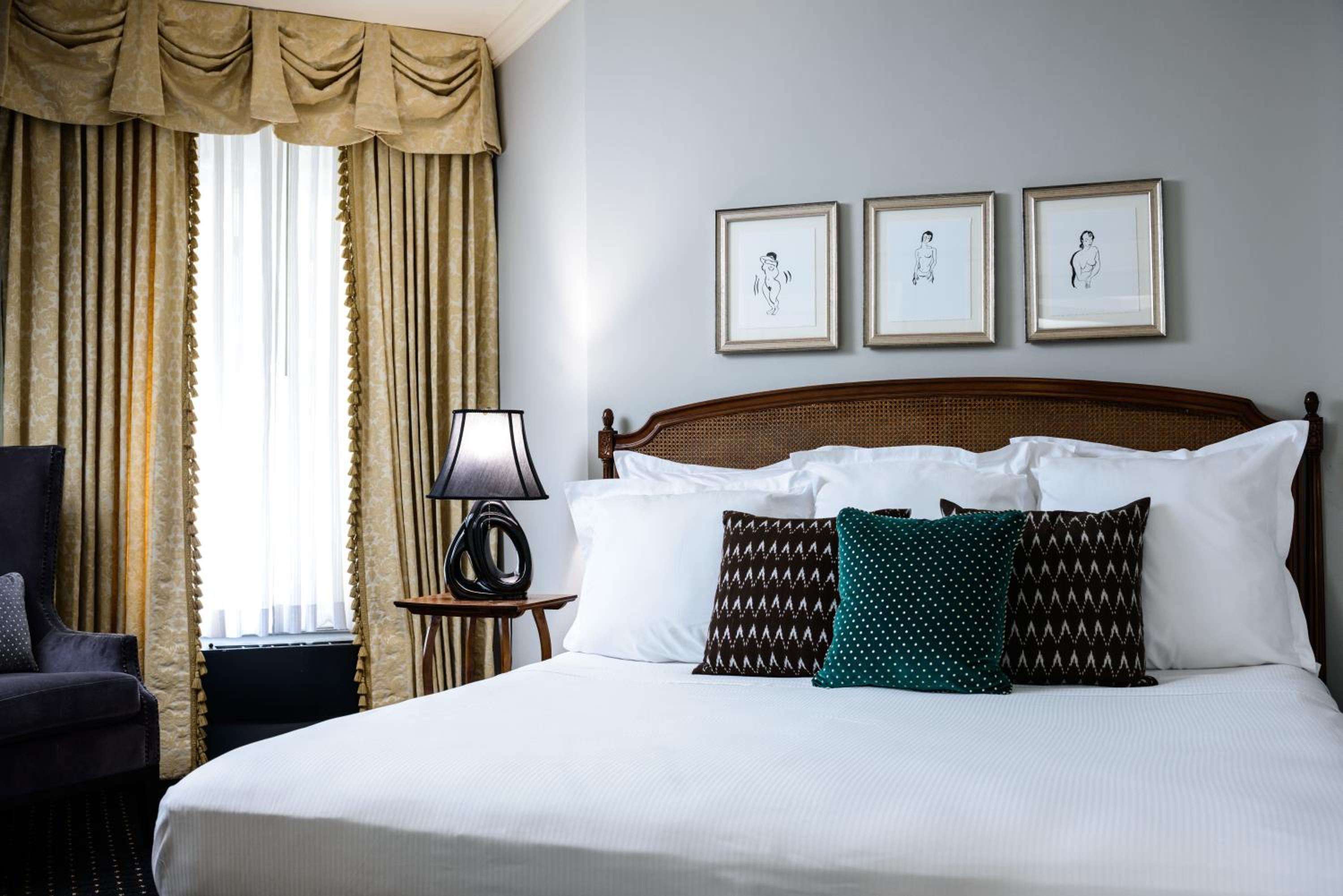 Classico Guestroom  - Photo 3
