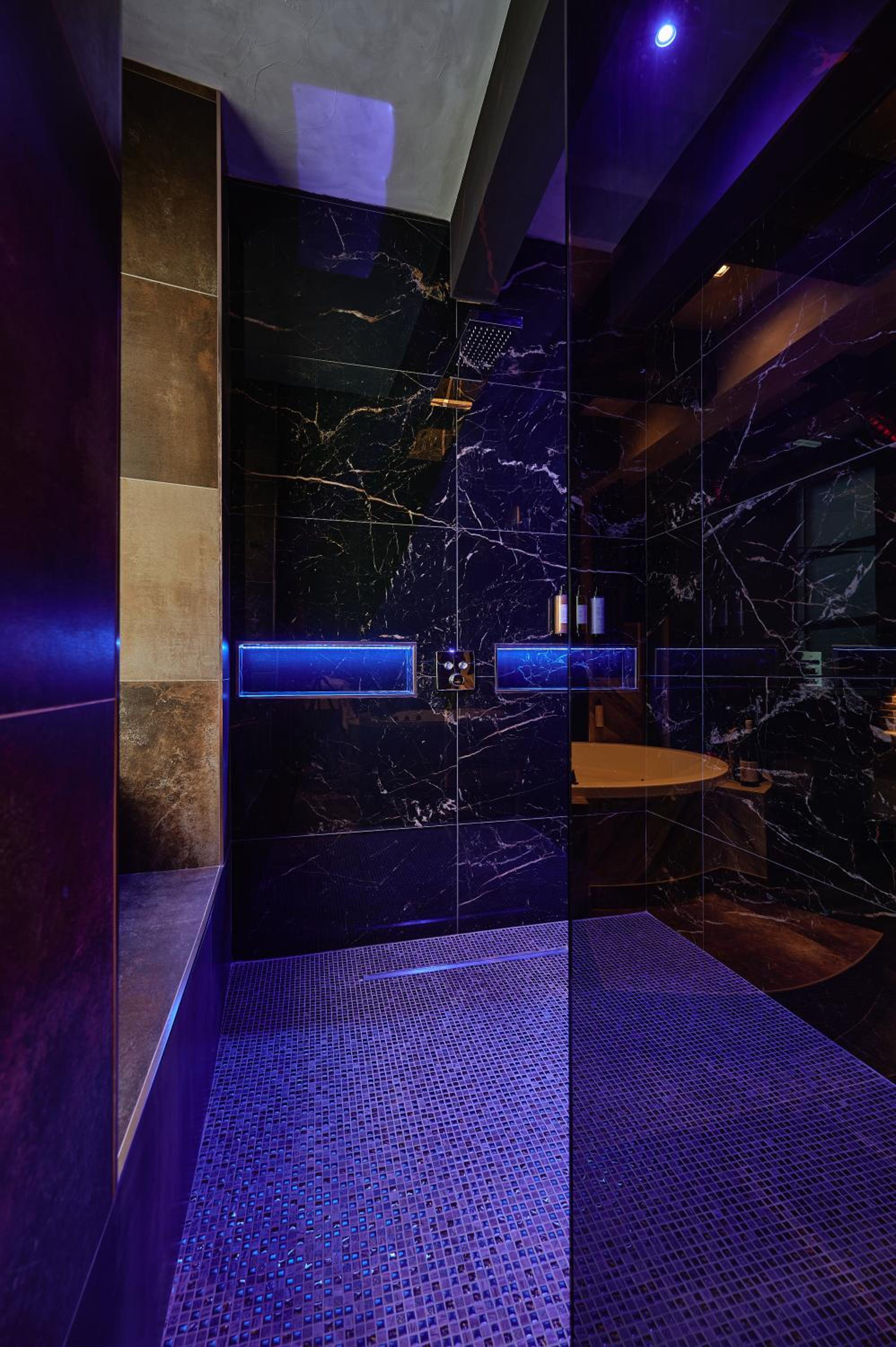 Queen Room with Spa Bath - Photo 2