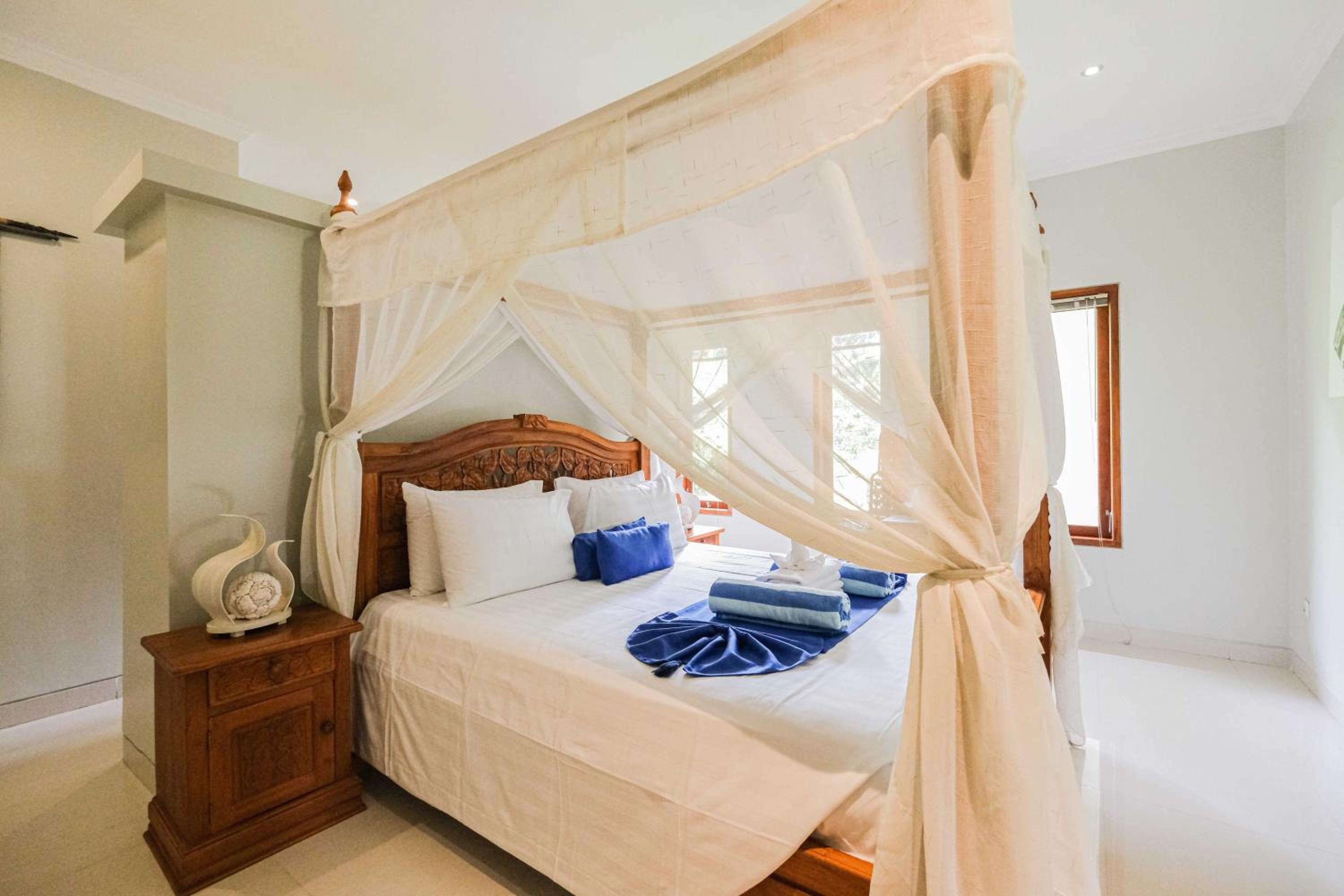 Two-Bedroom Villa - Photo 4