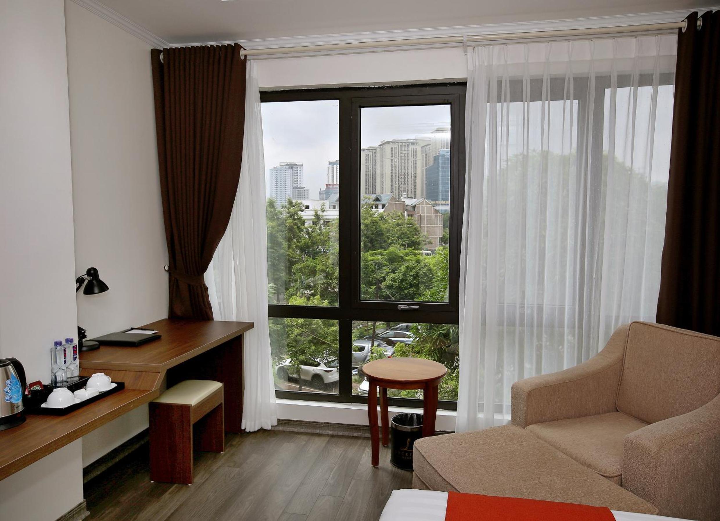 Deluxe Queen Room