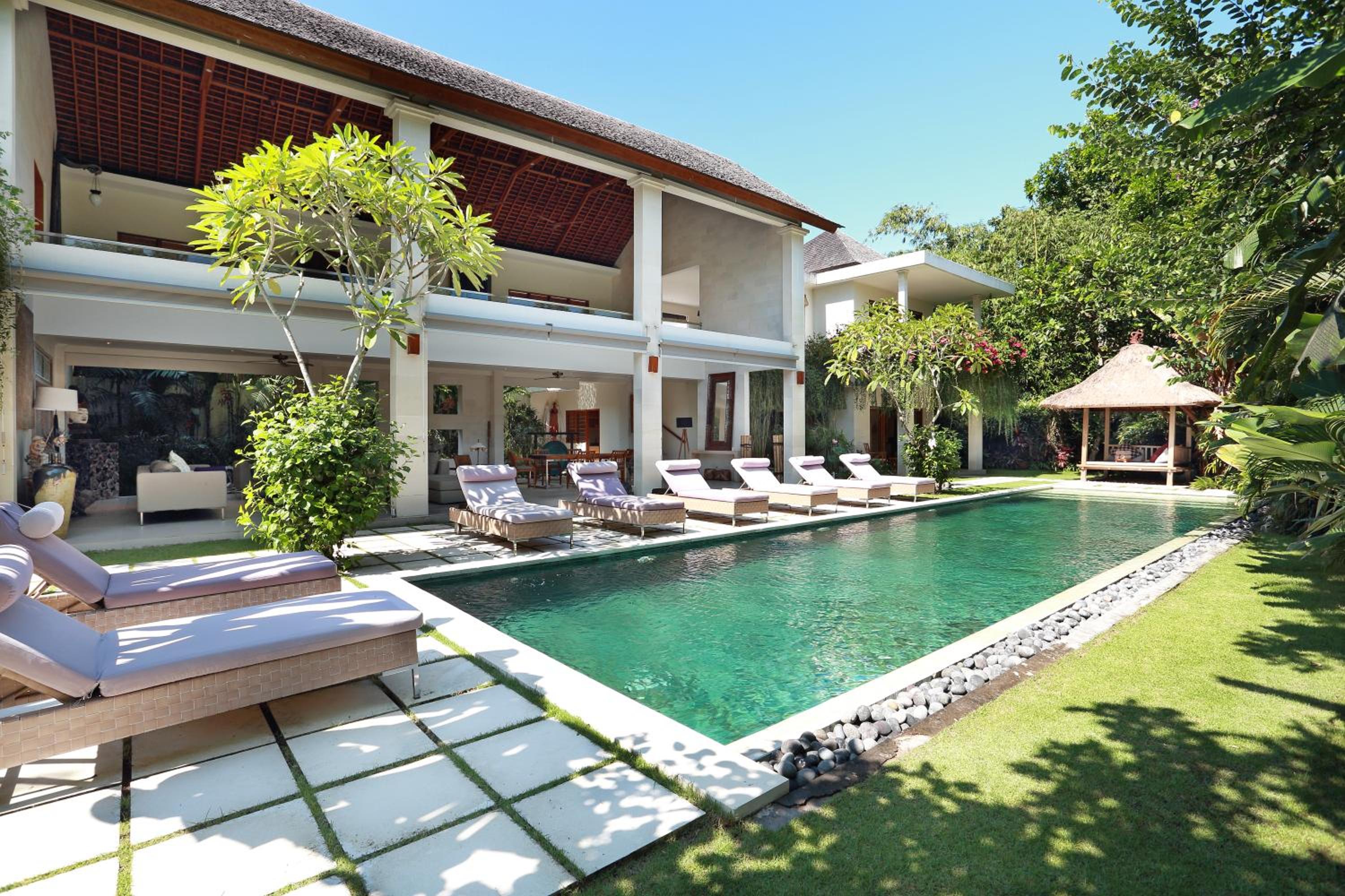 Four-Bedroom Villa with Private Pool thumbnail 5