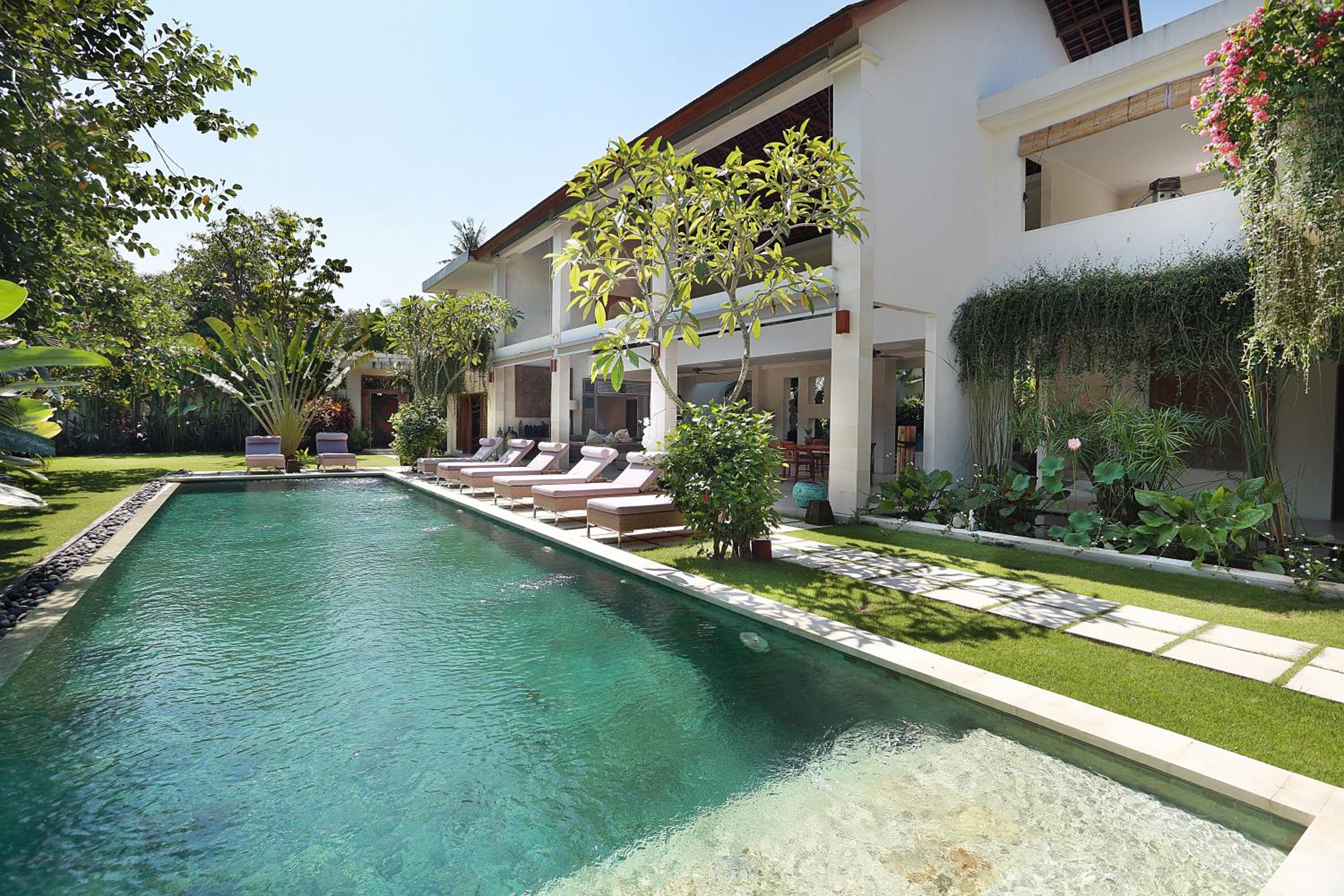 Four-Bedroom Villa with Private Pool thumbnail 6