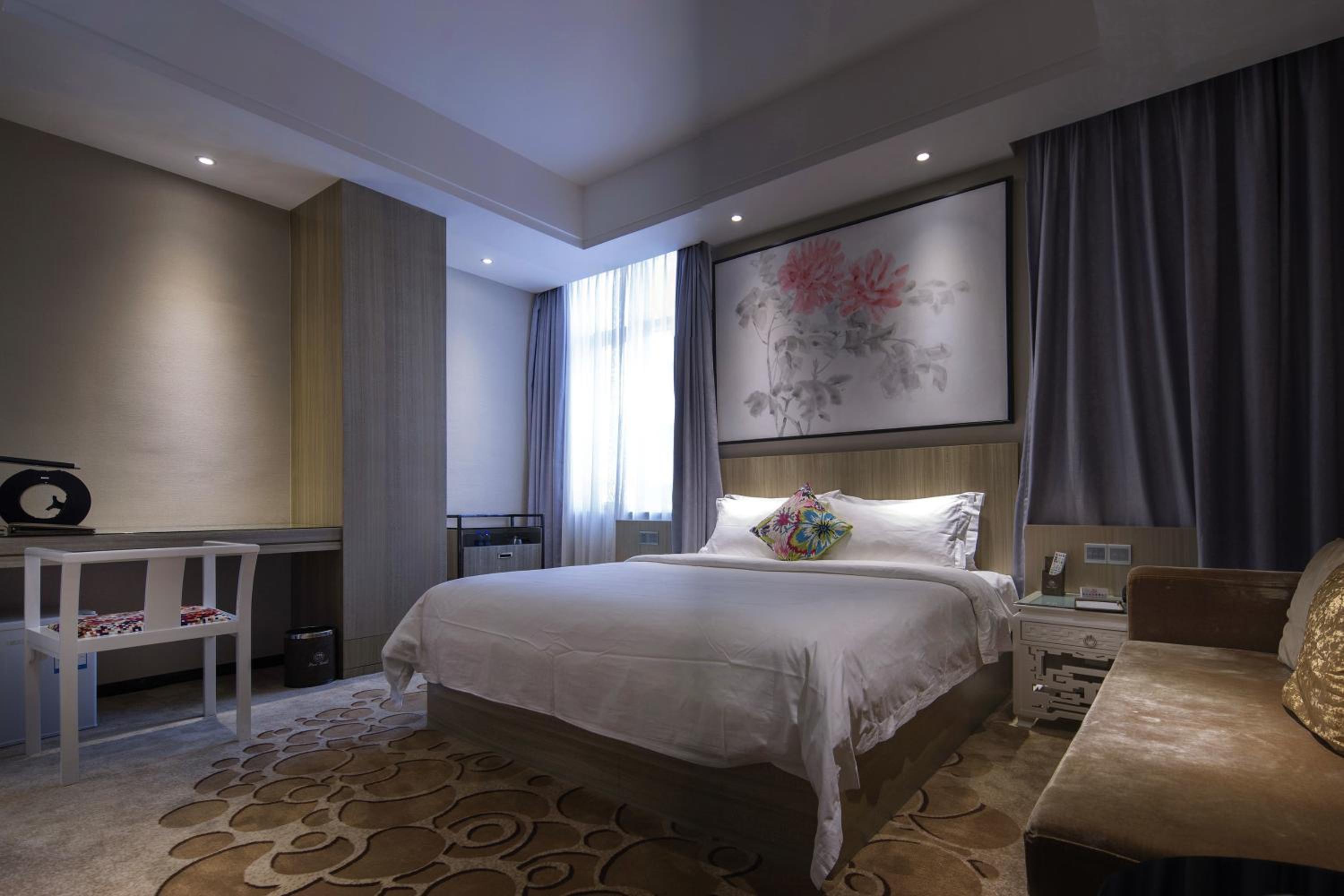 Deluxe Queen Room photo 1