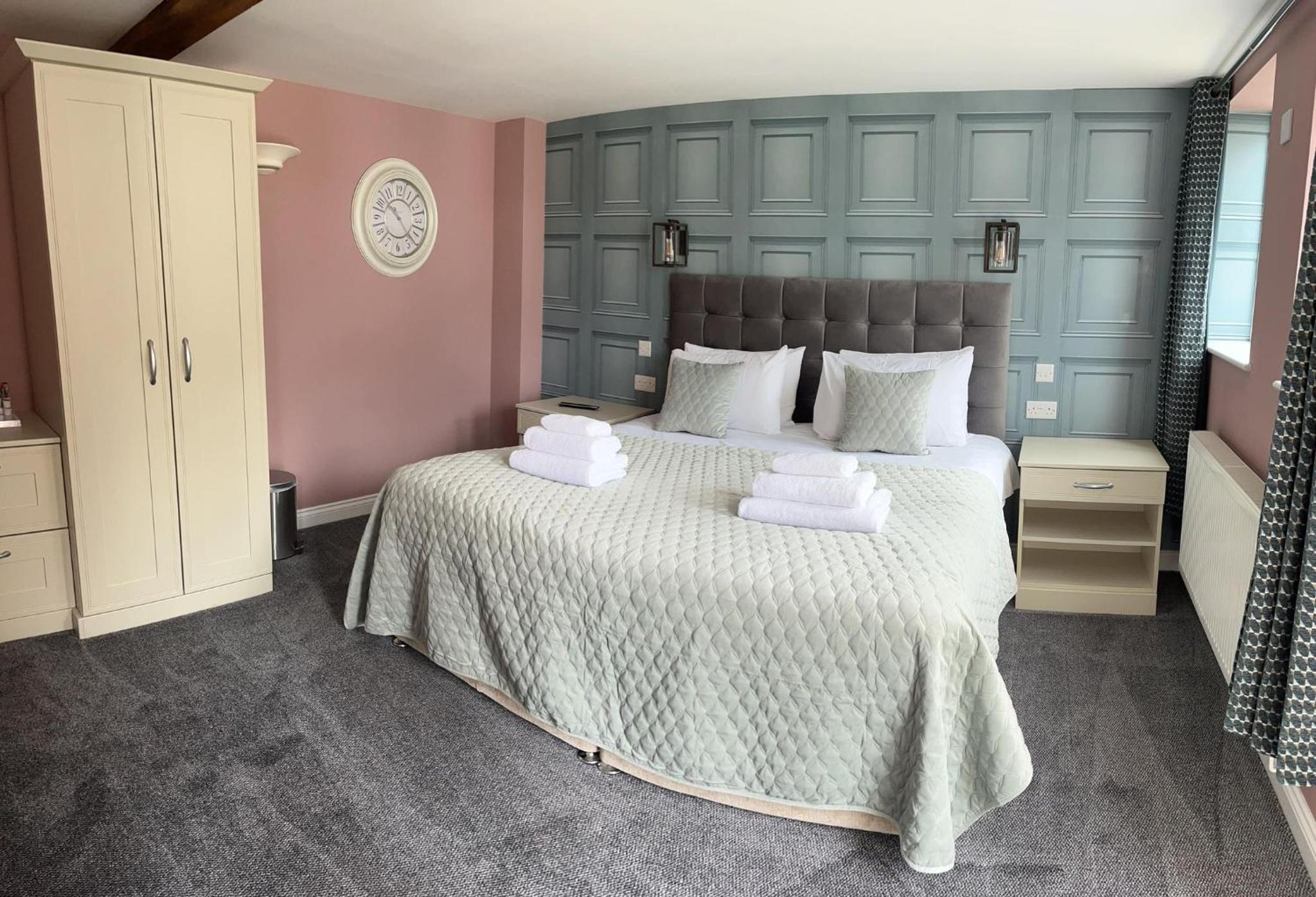 Small Double Room - Photo 1