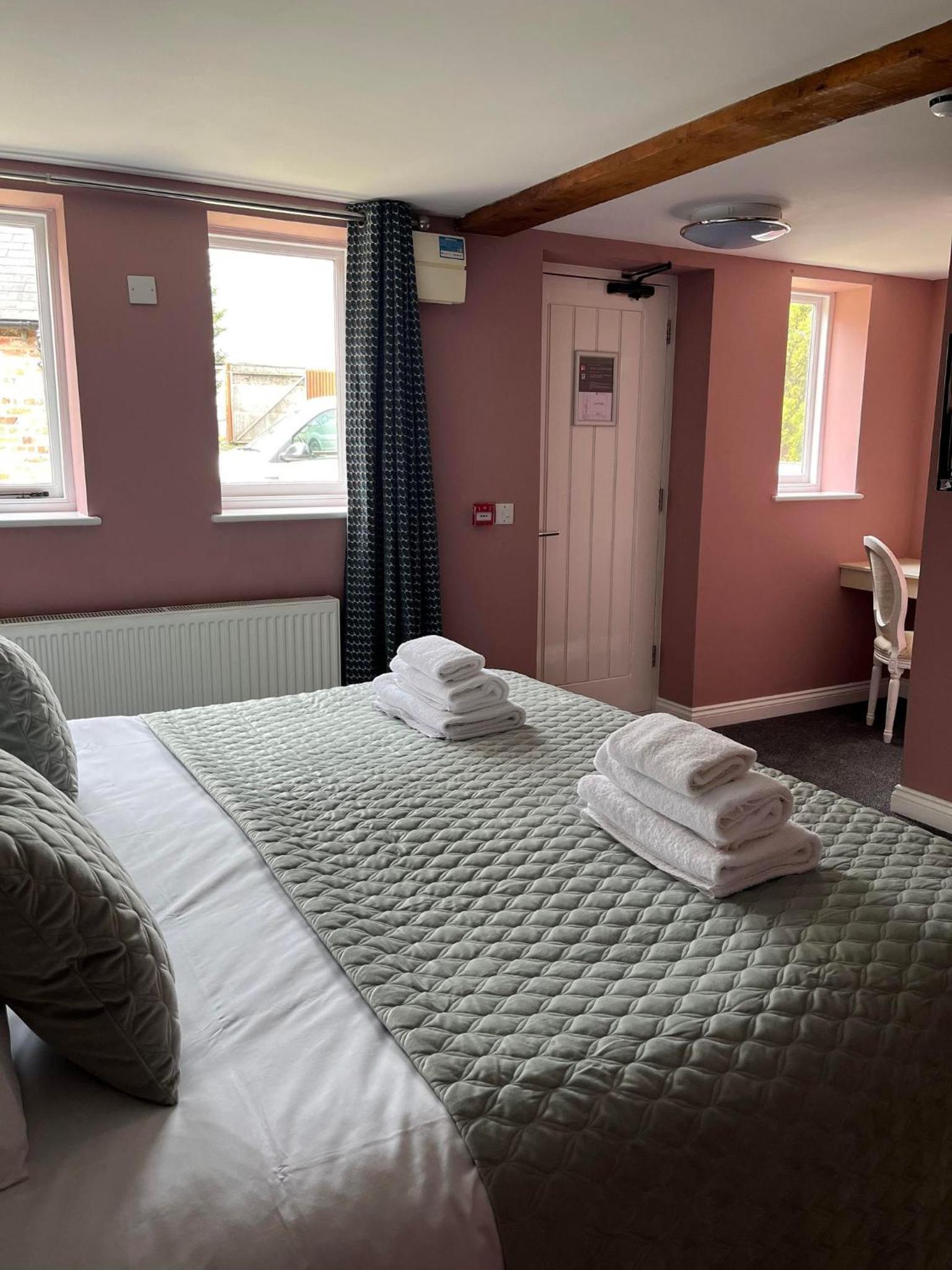 Small Double Room - Photo 4