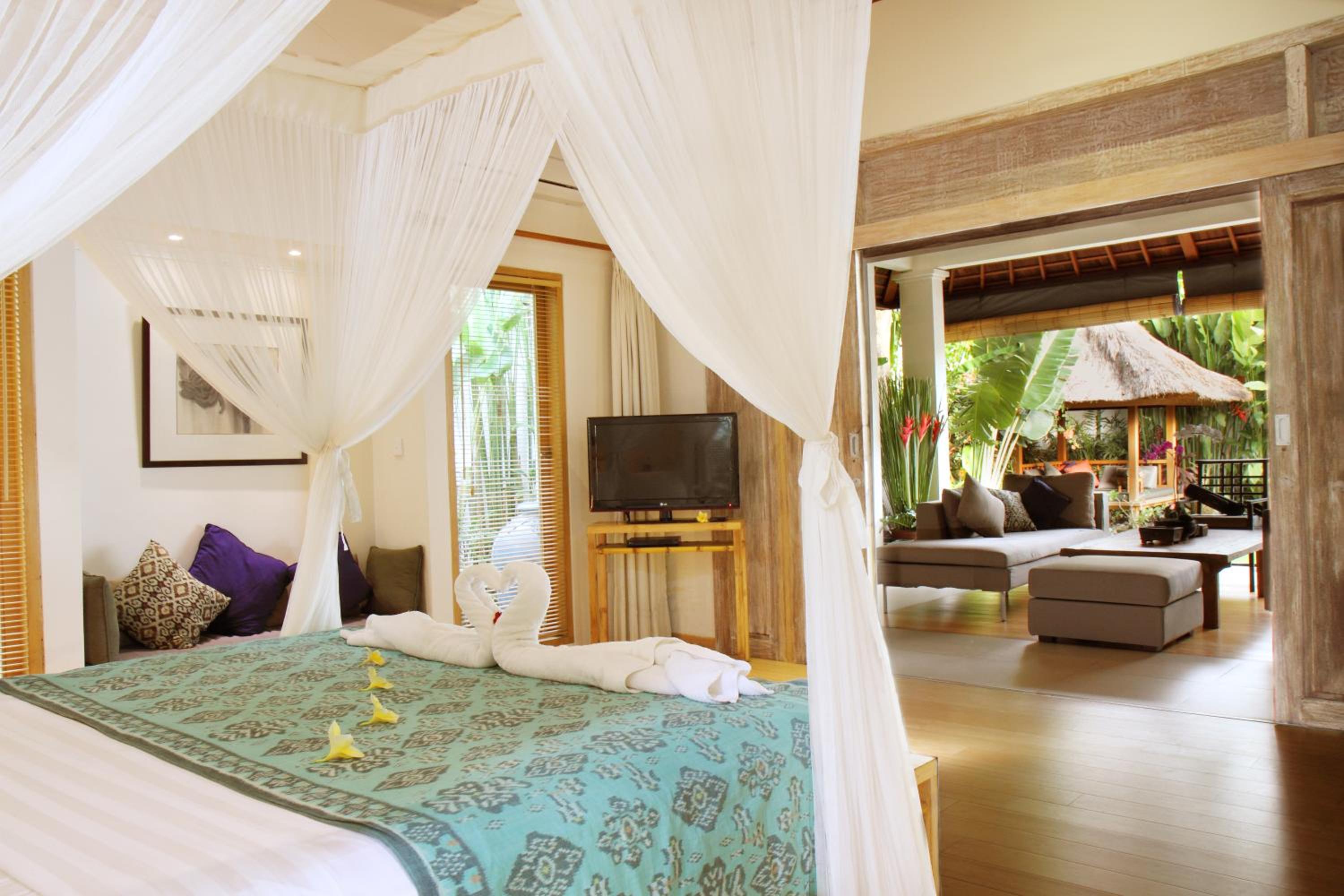 Royal One-Bedroom Villa with Private Pool thumbnail 6