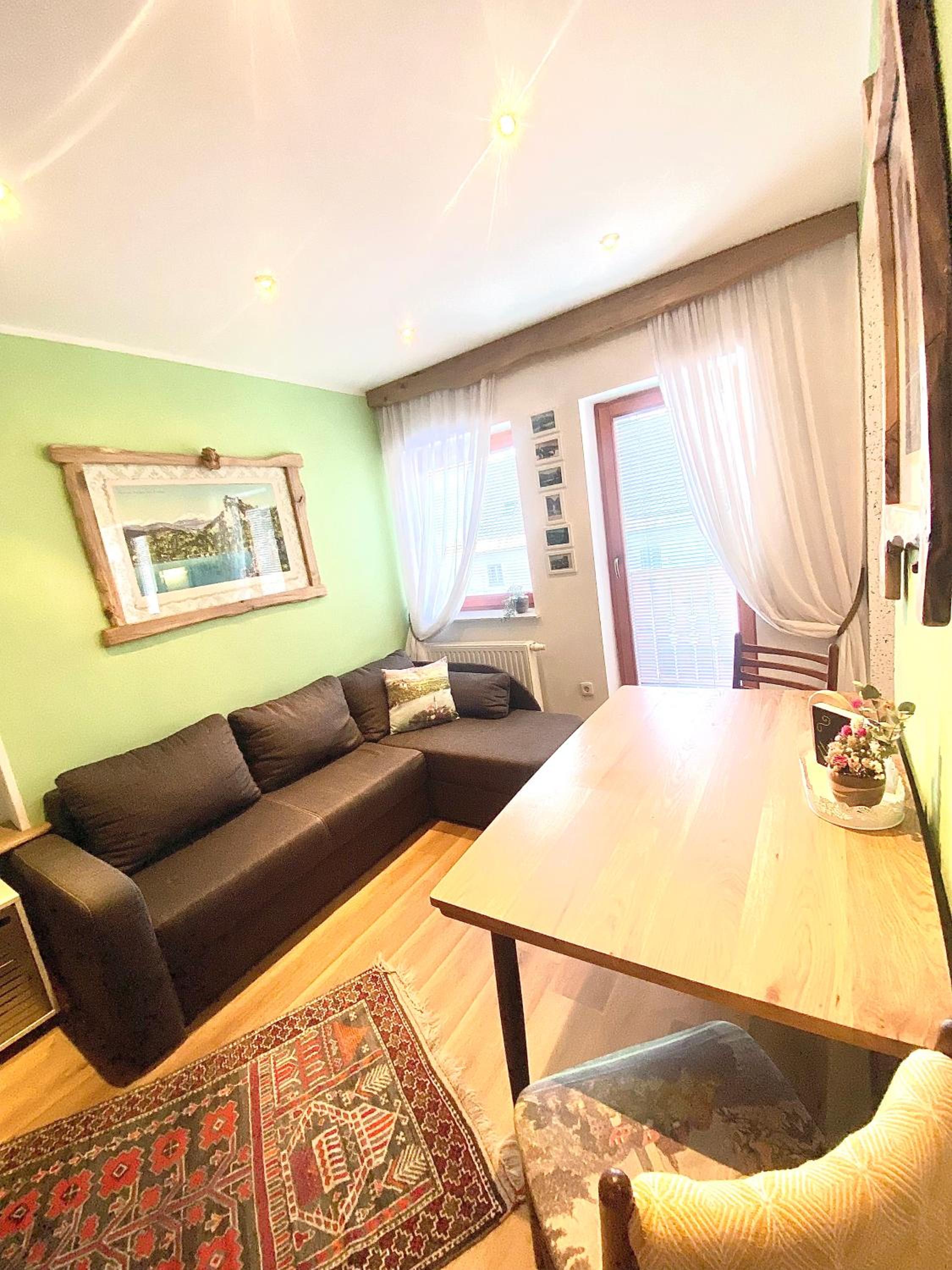 One-Bedroom Apartment photo 2