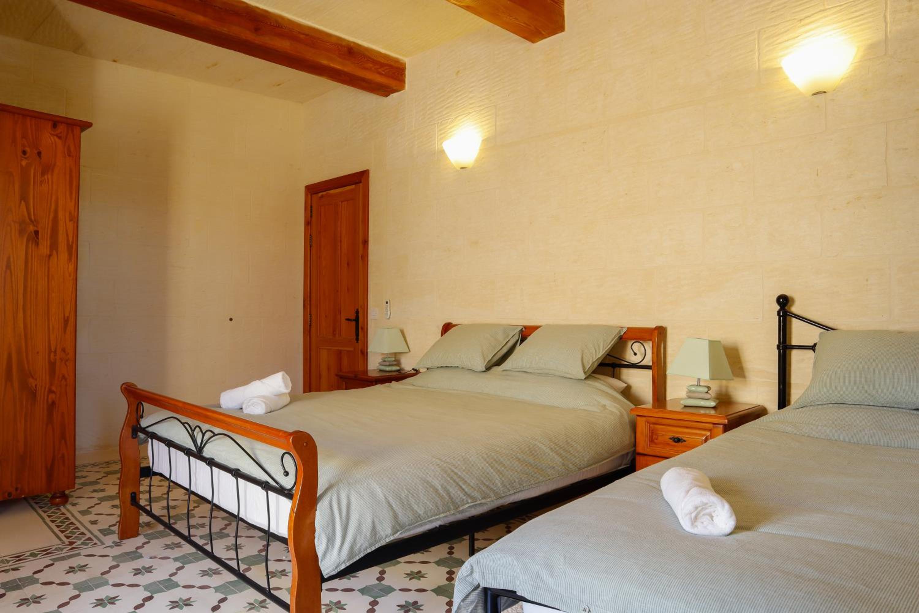 Triple Room with Private Bathroom photo 3