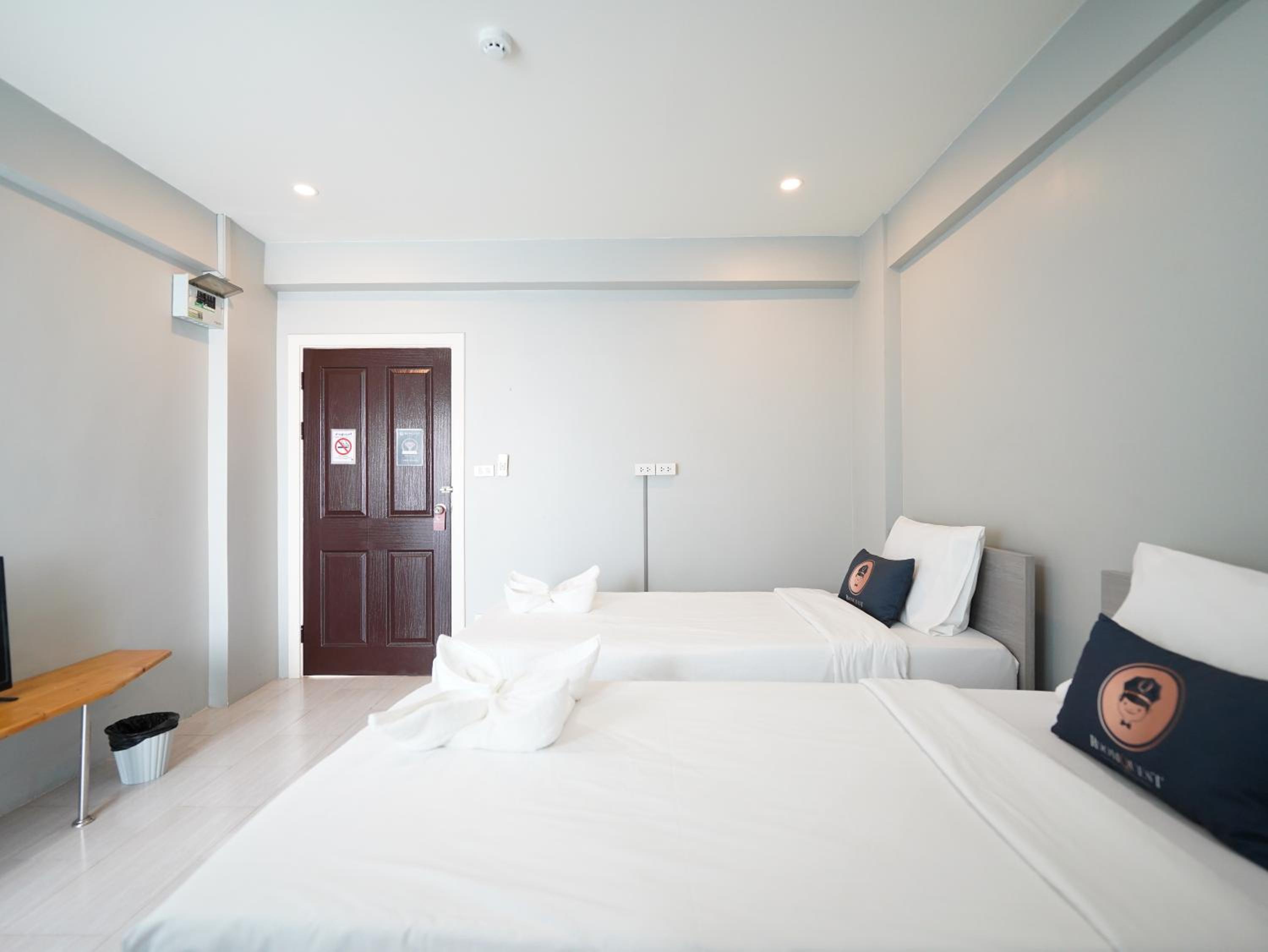 Standard Twin Room photo 2