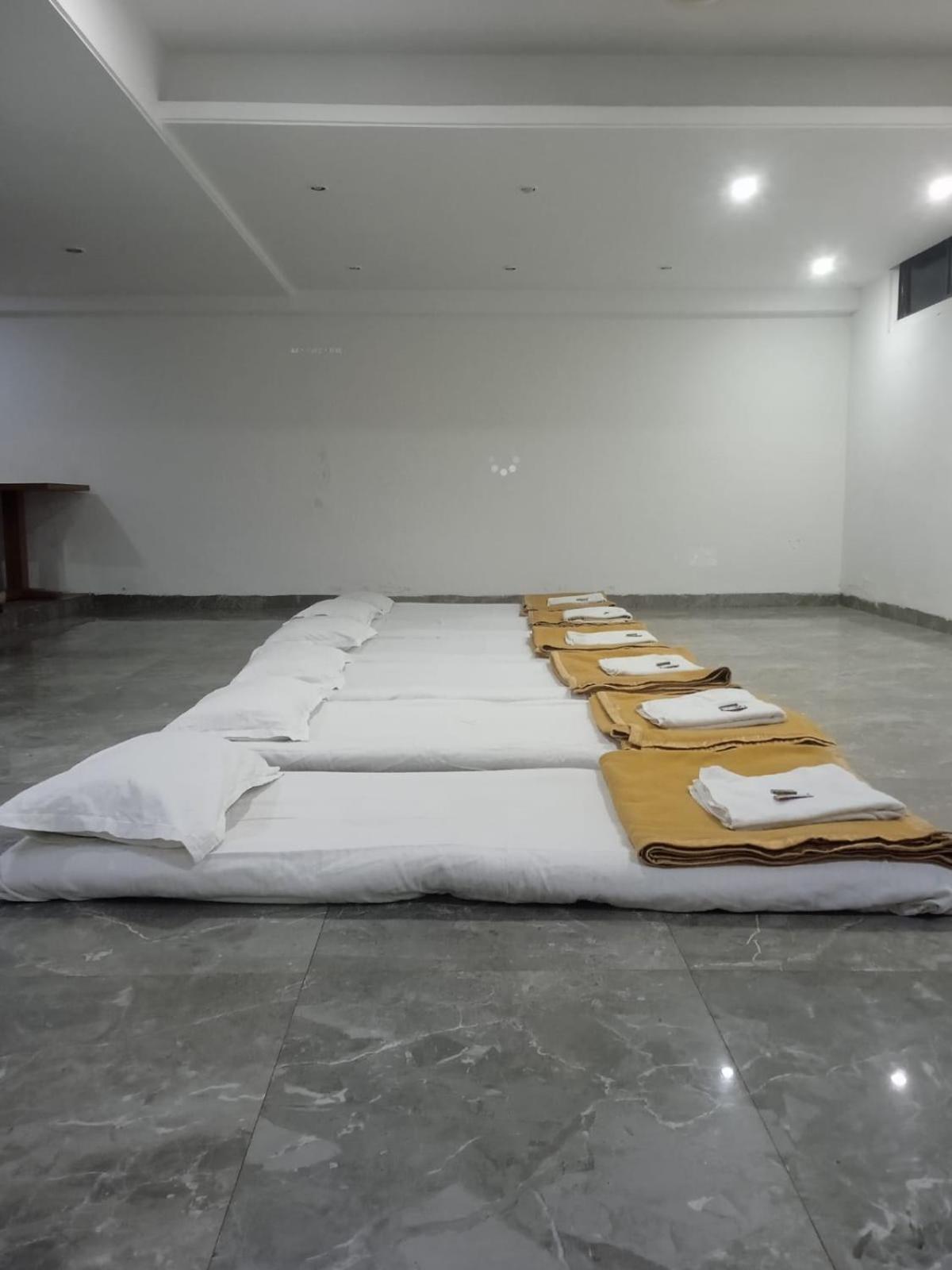 10-Bed Male Dormitory Room photo 3