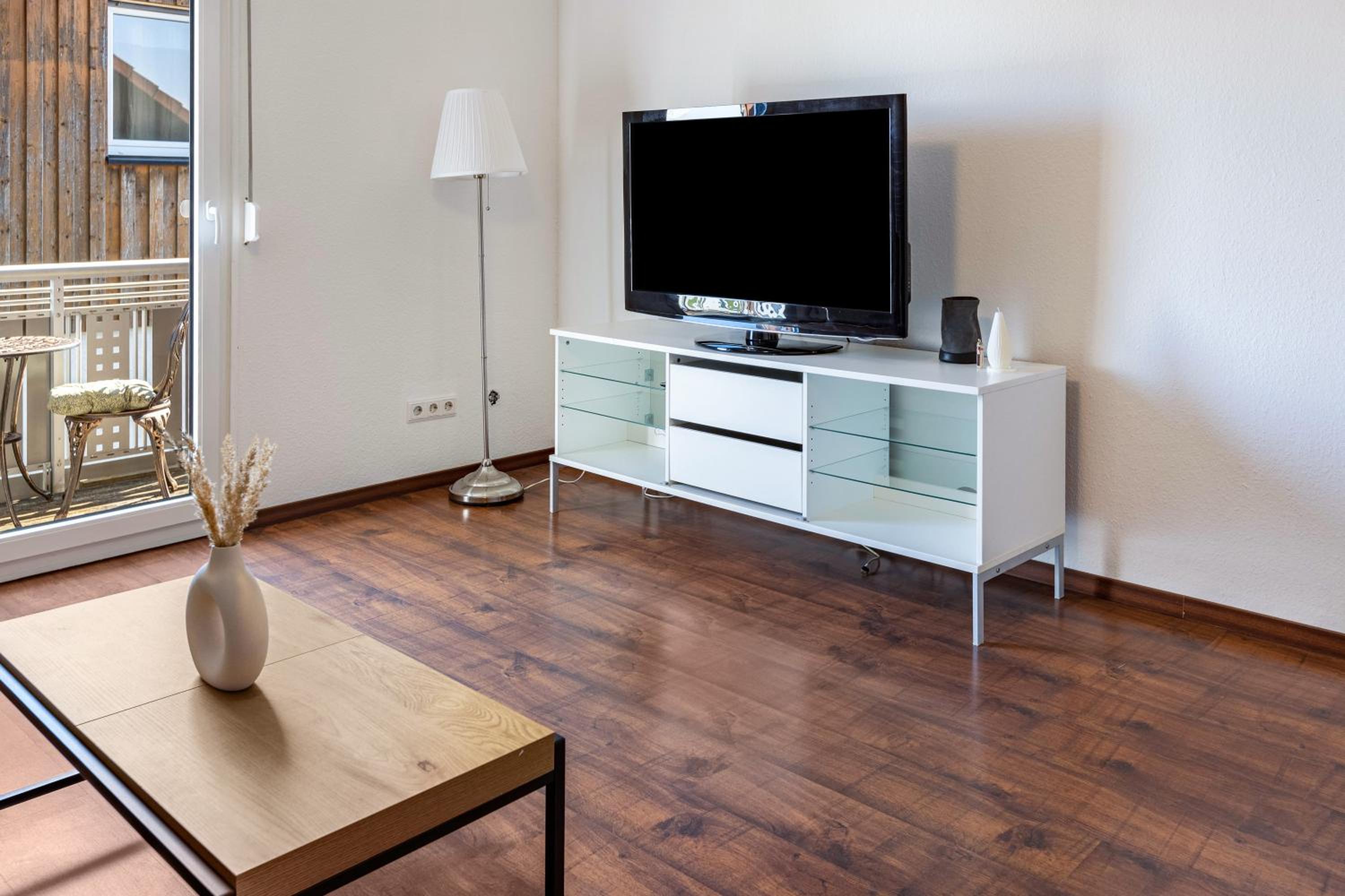 Two-Bedroom Deluxe Apartment with Garden View photo 1