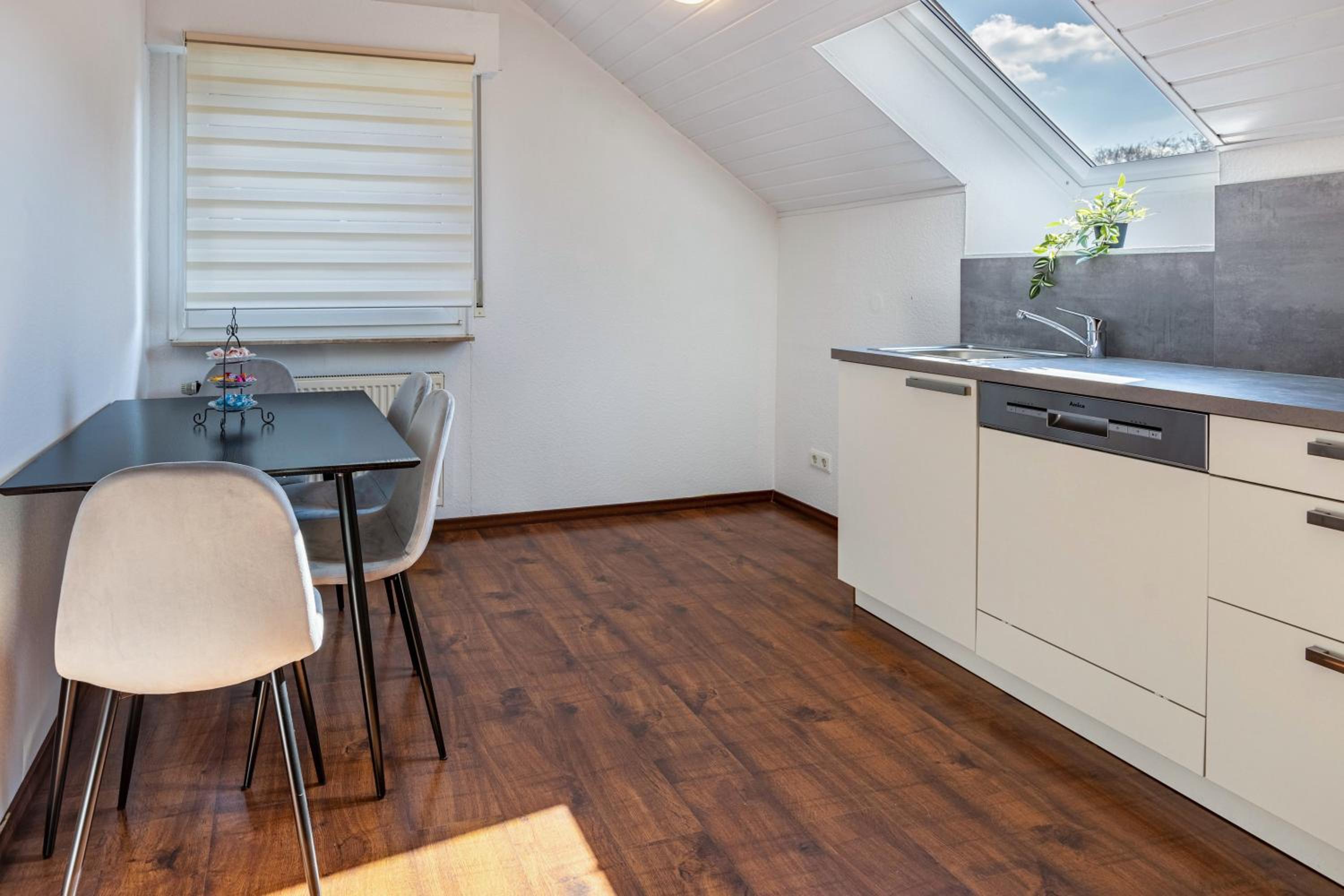Two-Bedroom Deluxe Apartment with Garden View photo 2