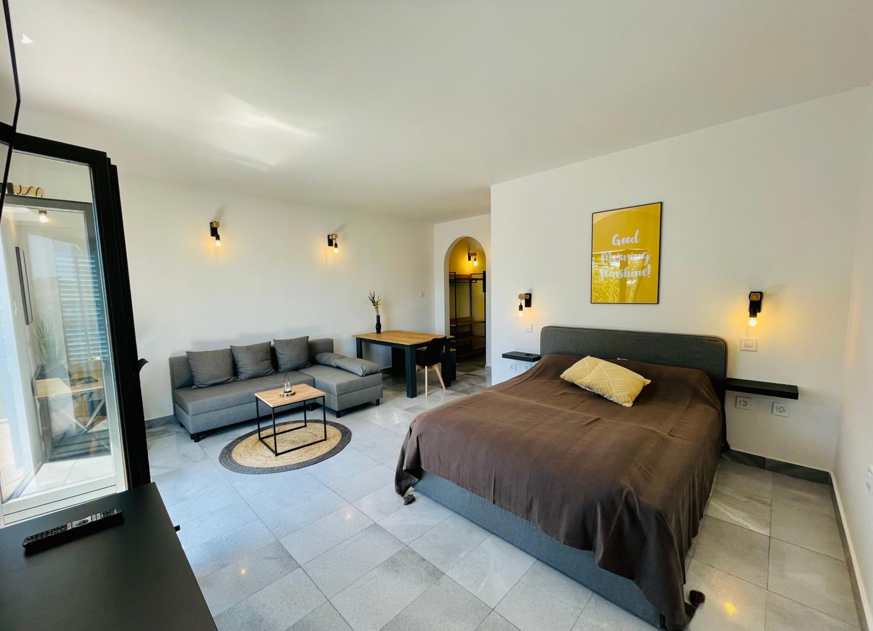Studio Apartment with Sea View