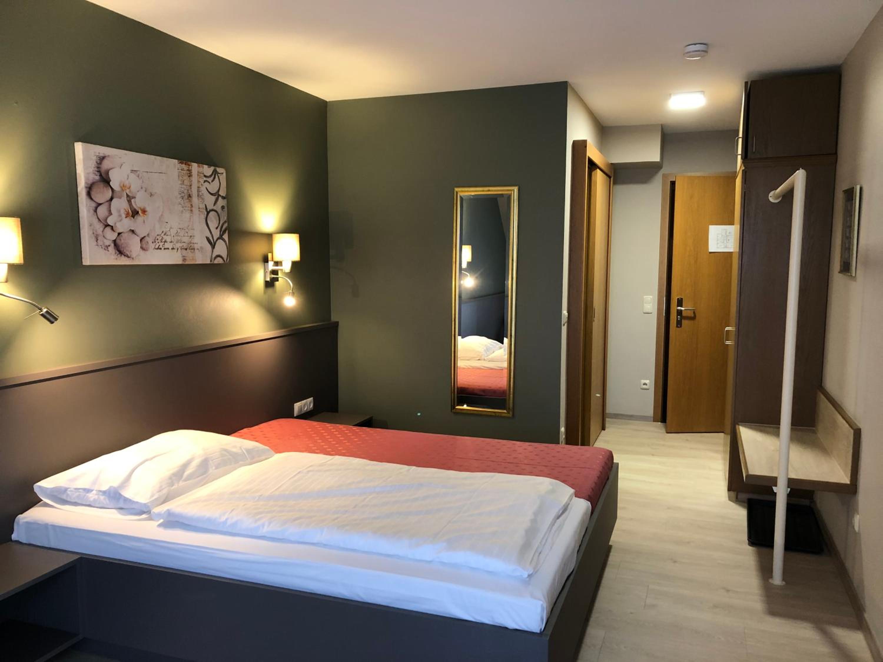 Large Single Room
