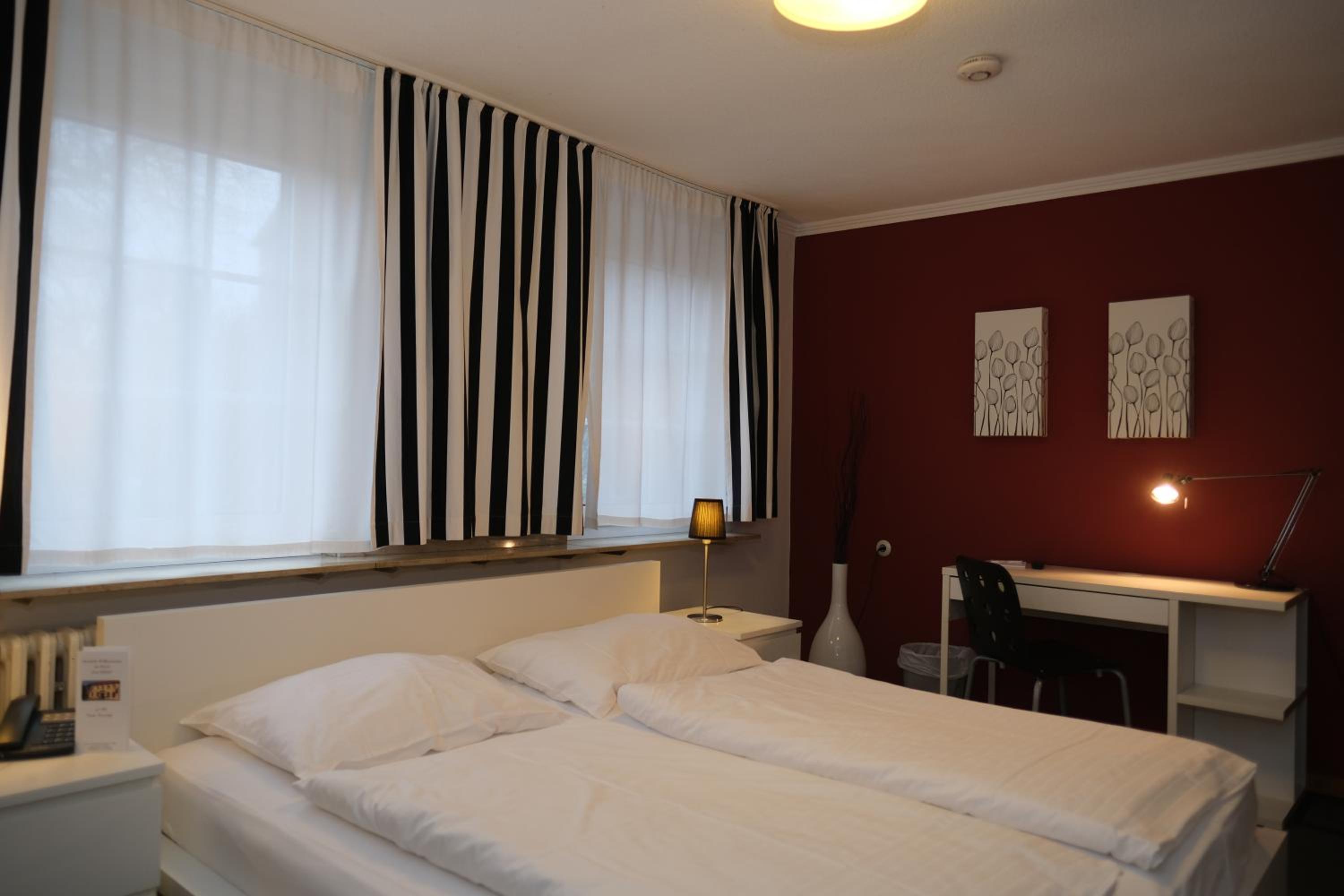 Economy Double Room - Photo 5