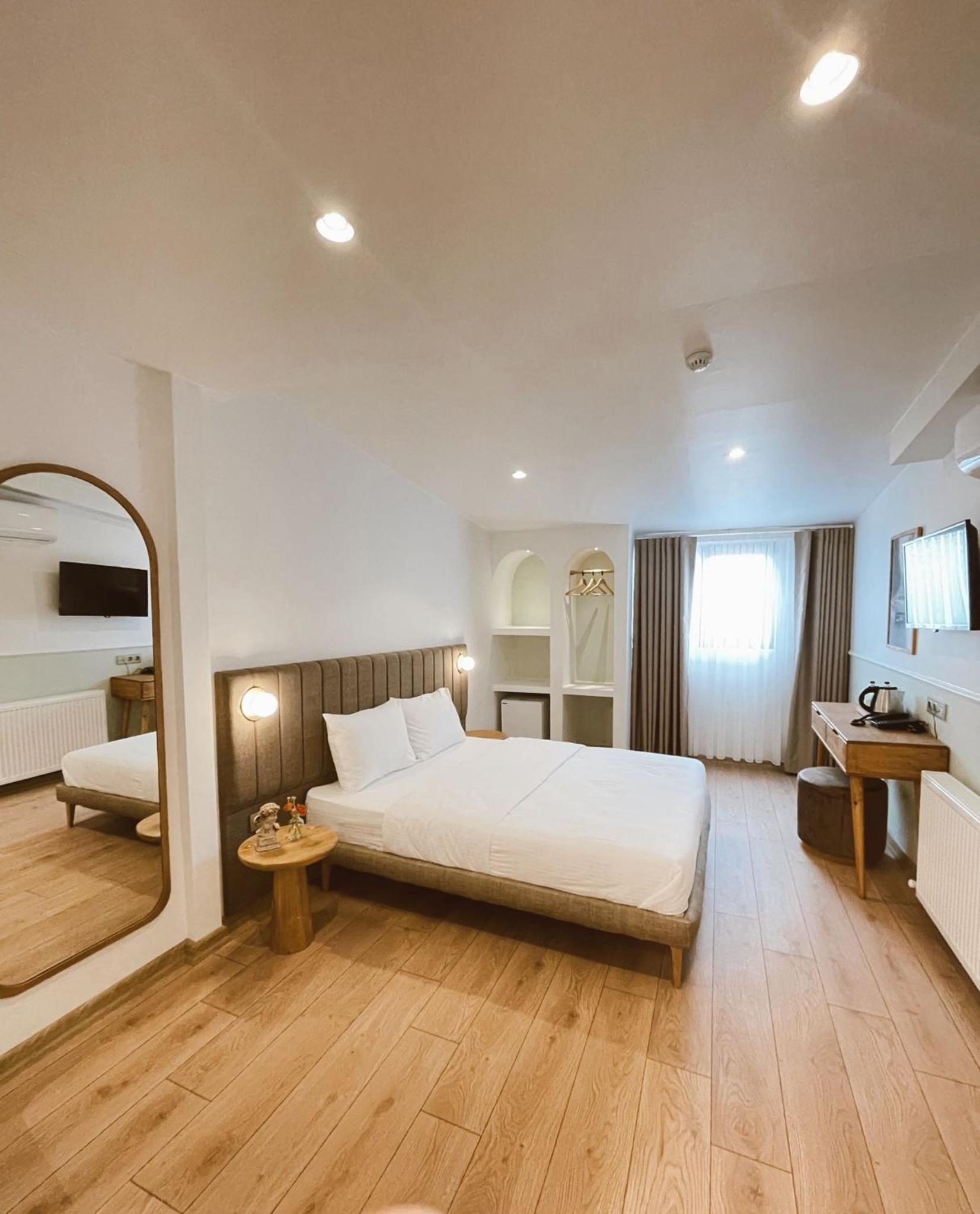 Deluxe Double Room - Photo 1