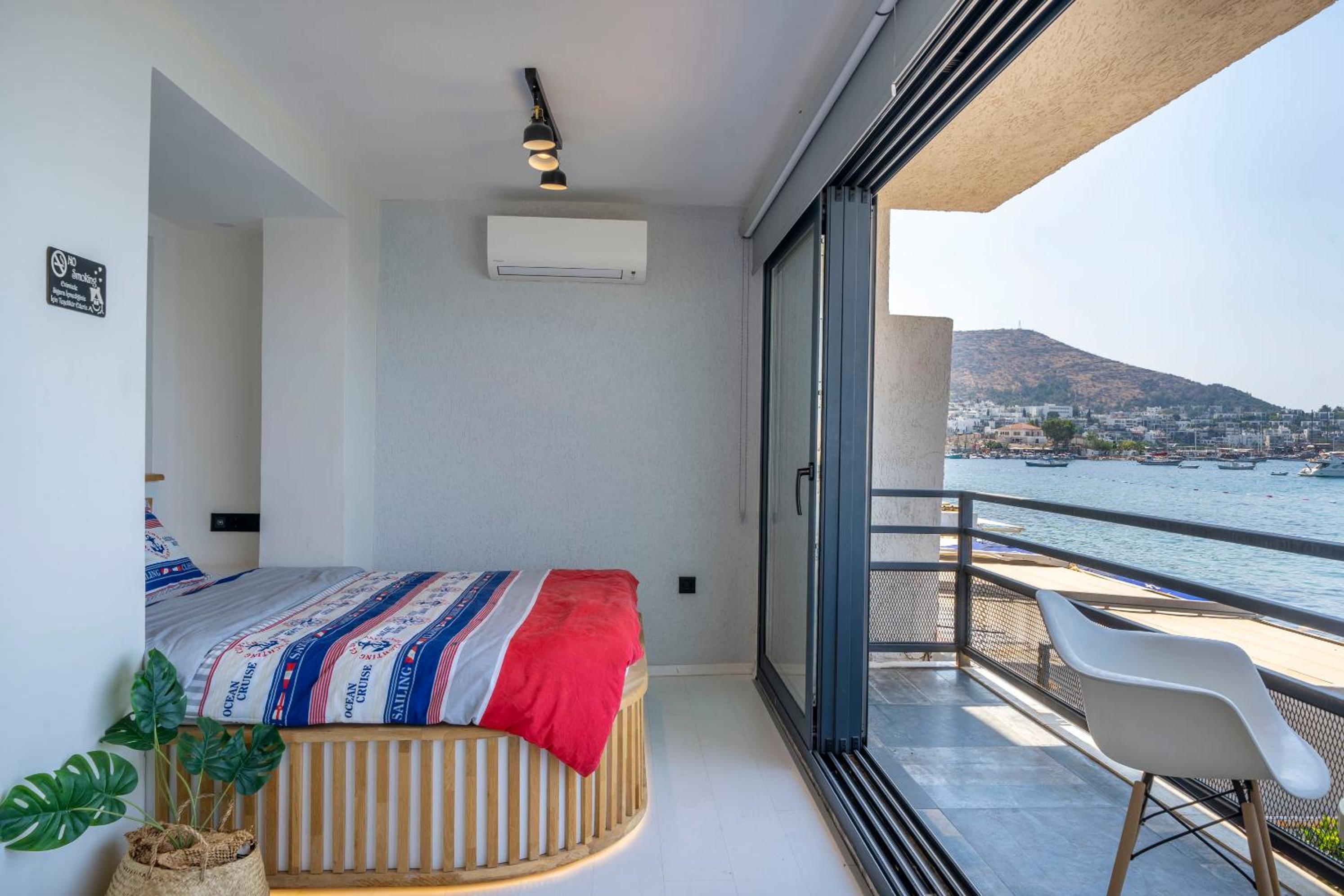 Apartment With Sea View
