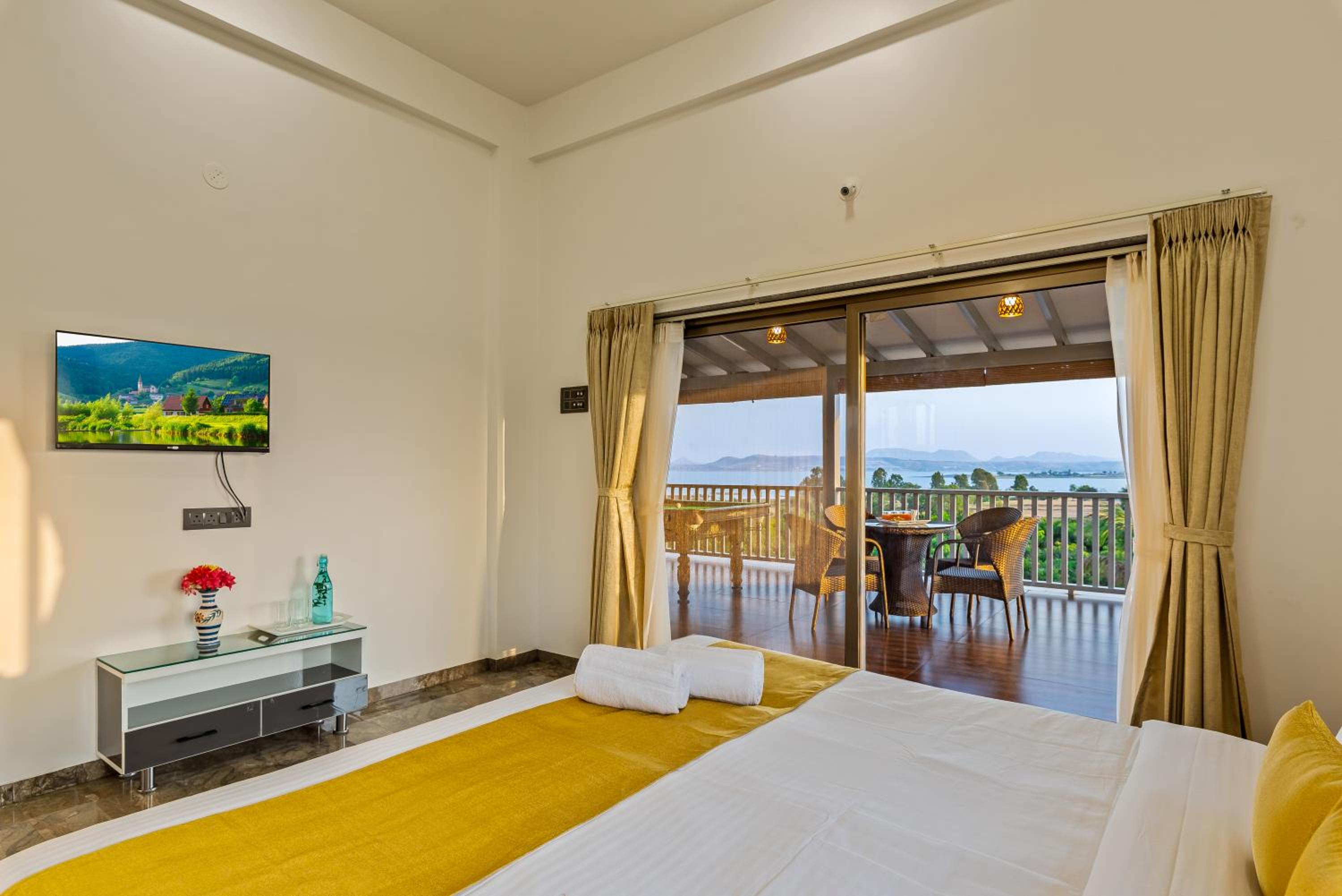 Three-Bedroom Villa photo 1