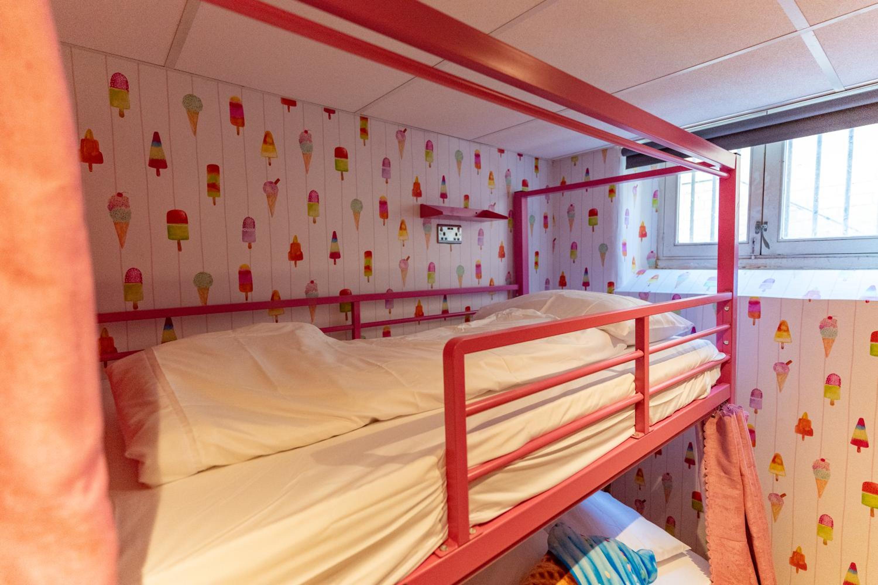 Bed in 4-Bed Female Dormitory Room photo 1
