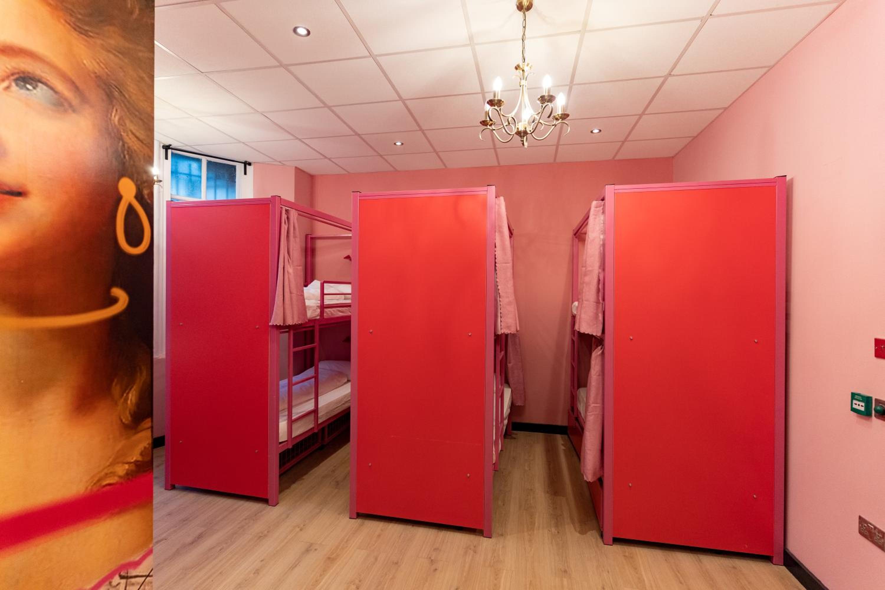 Bed in 10-Bed Female Dormitory Room photo 1