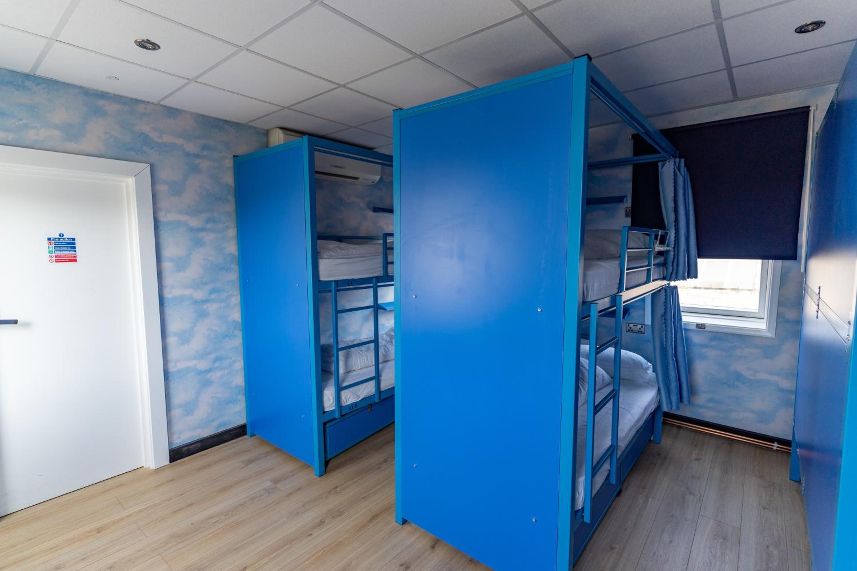 Bed in 14-Bed Female Dormitory Room photo 2