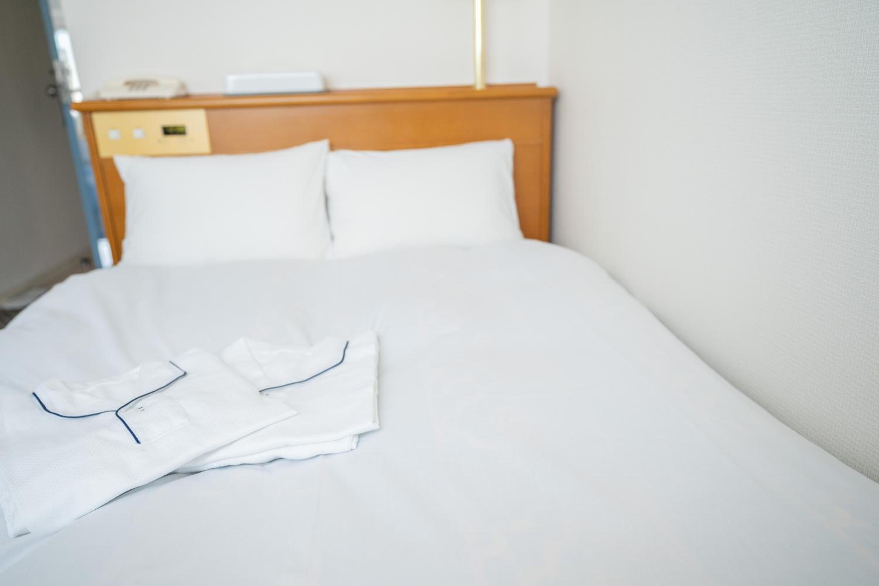 Double Room with Small Double Bed - Non-Smoking - Photo 3