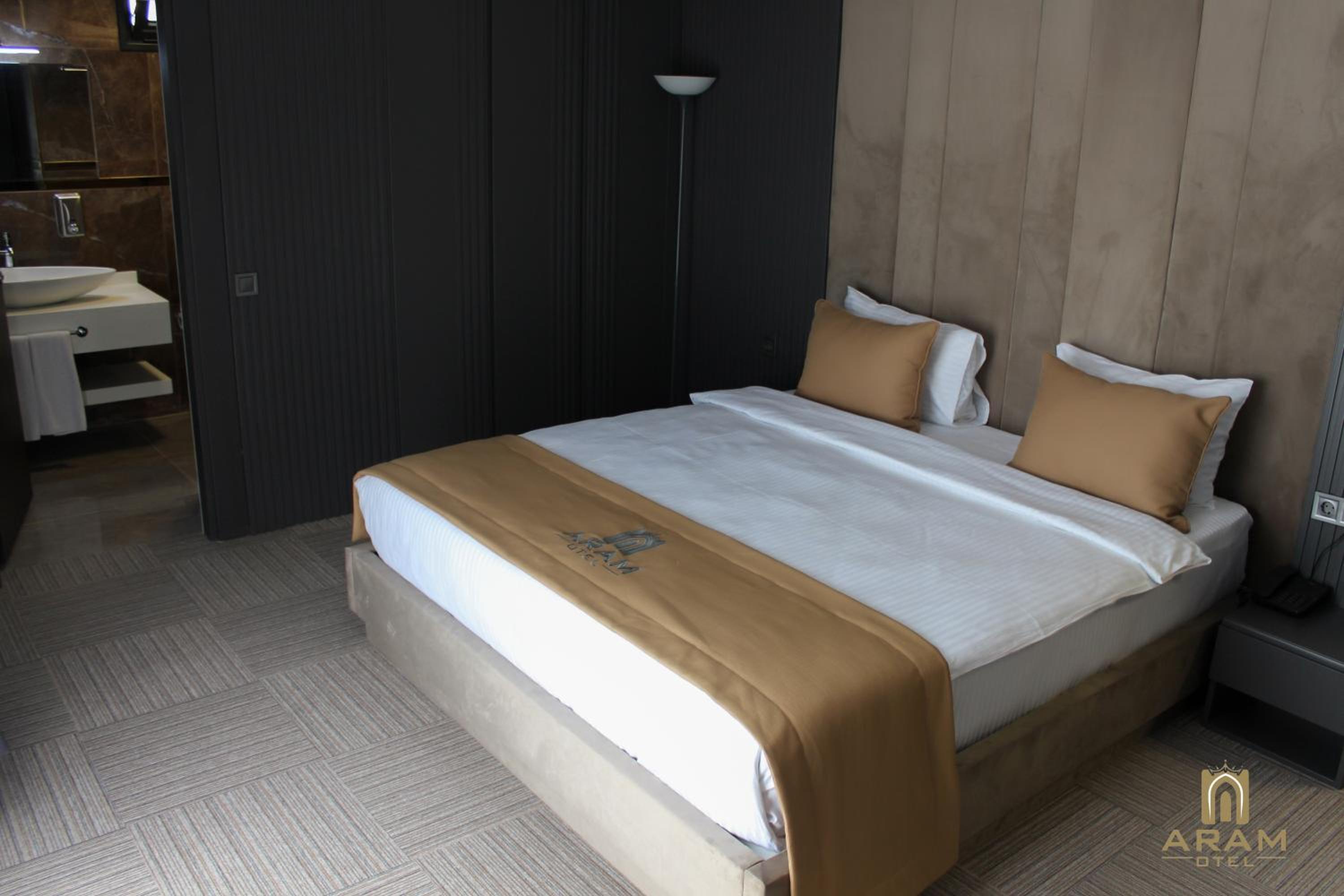 Economy Double Room photo 3