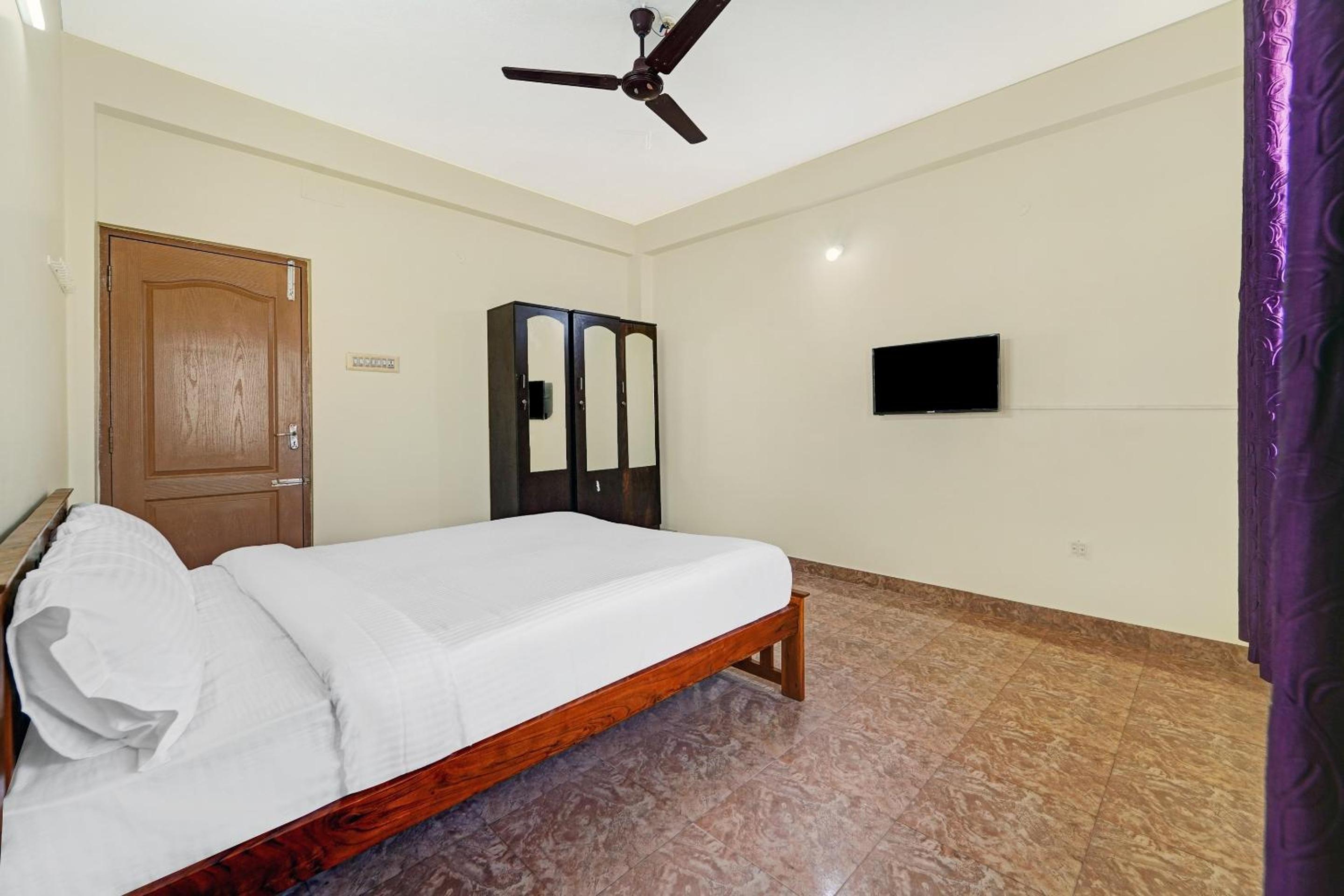 Standard Double Room - Photo 7