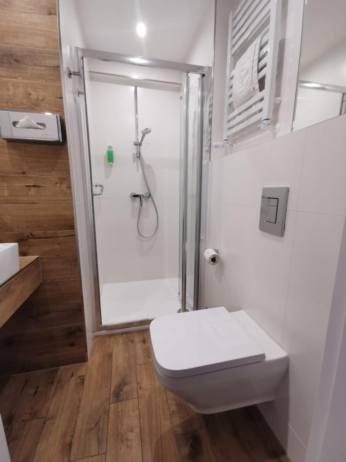 Double or Twin Room - Photo 23