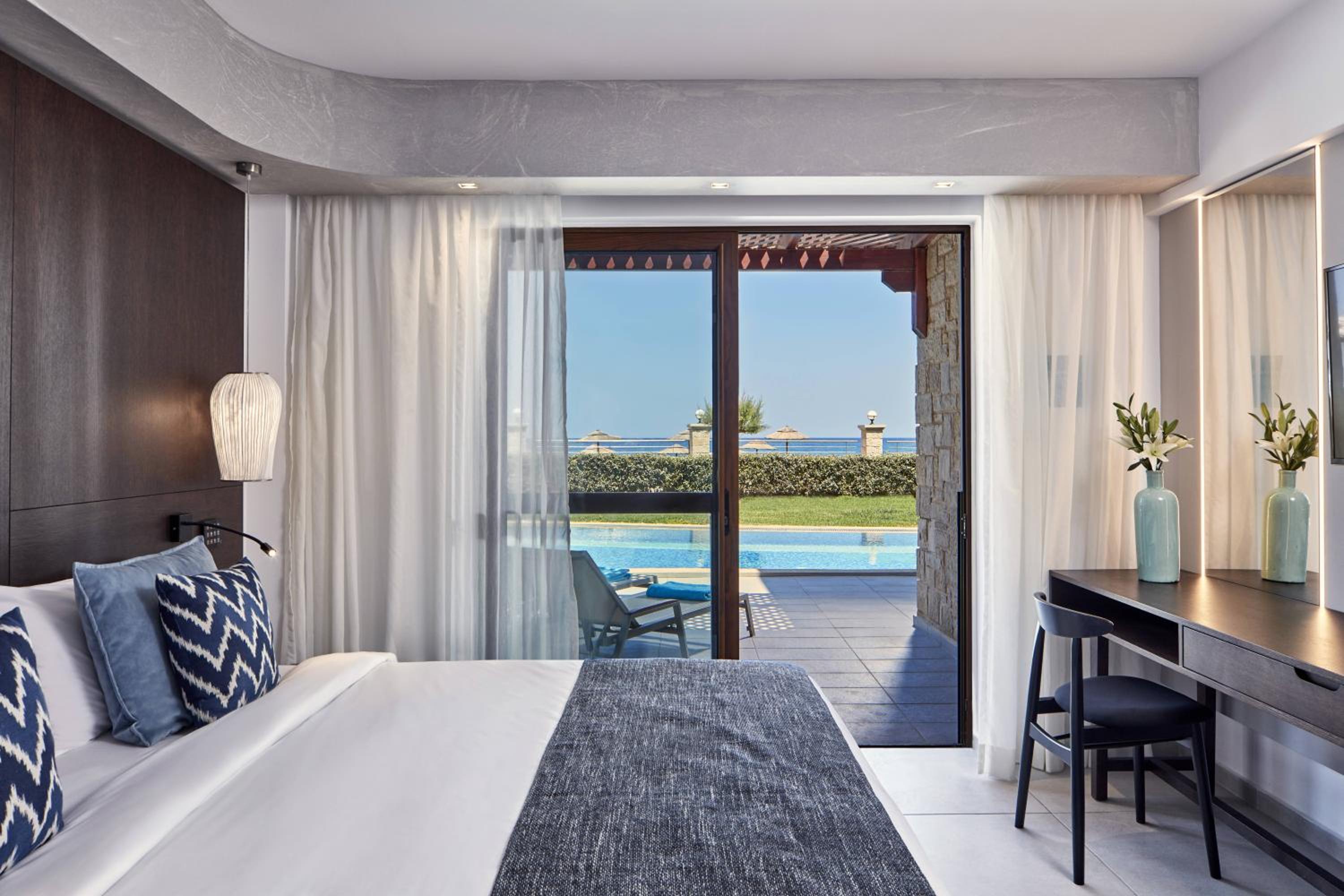 Family Suite Swim Up Sea View