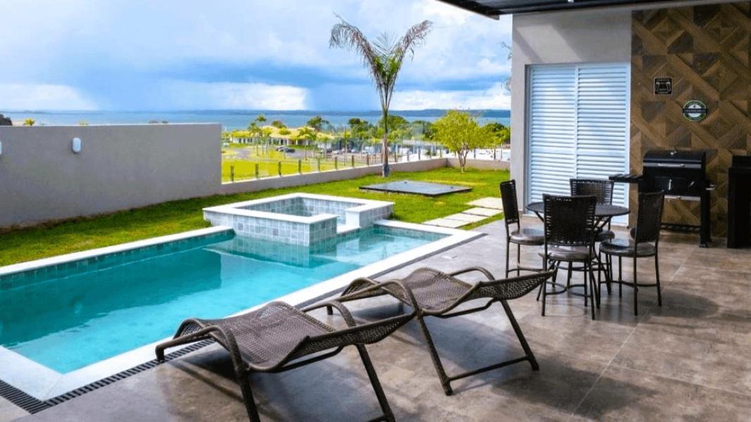 Four-Bedroom Vacation Home photo 3