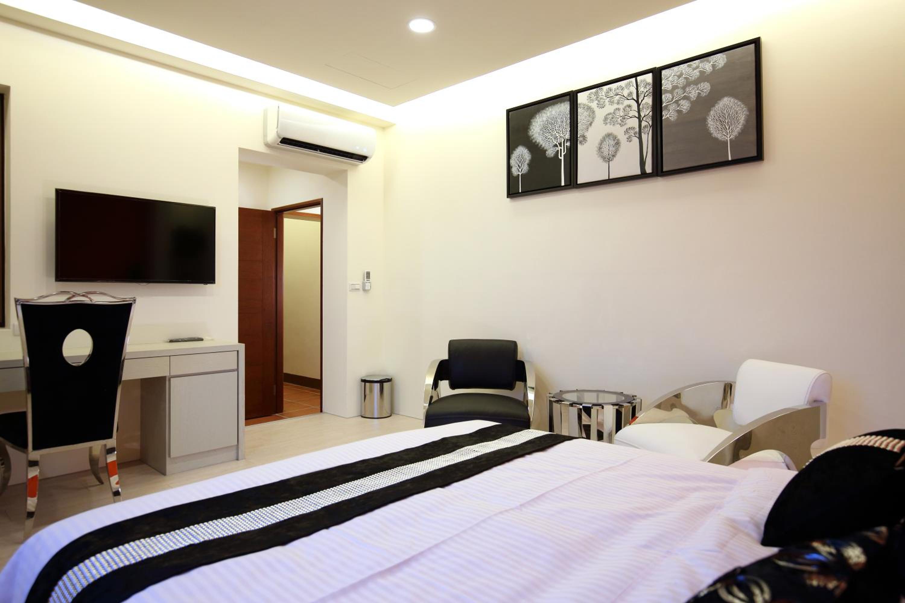 Superior Double Room with City View photo 2