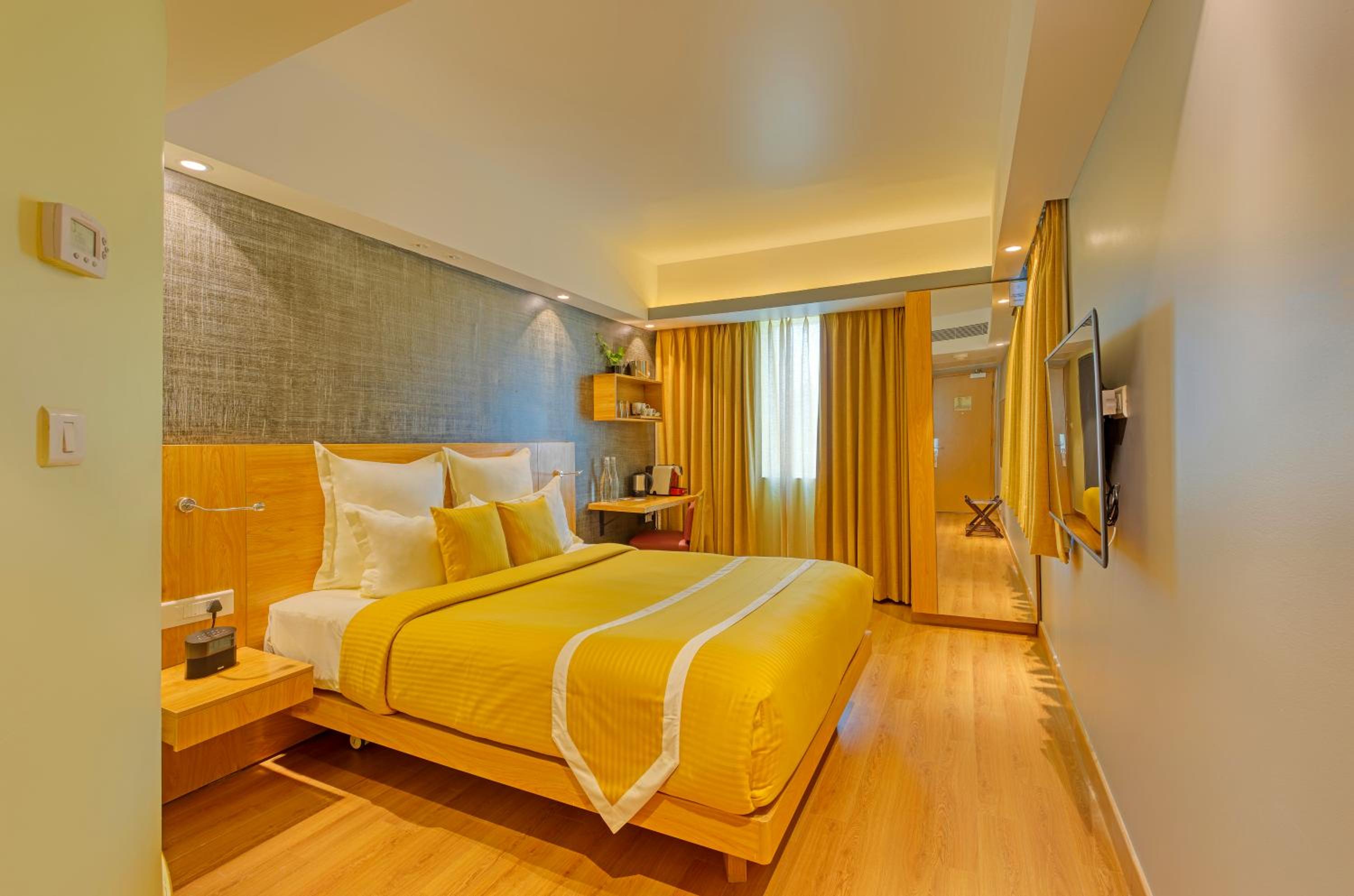 Premier Queen Room with Extra Benefits - Photo 1