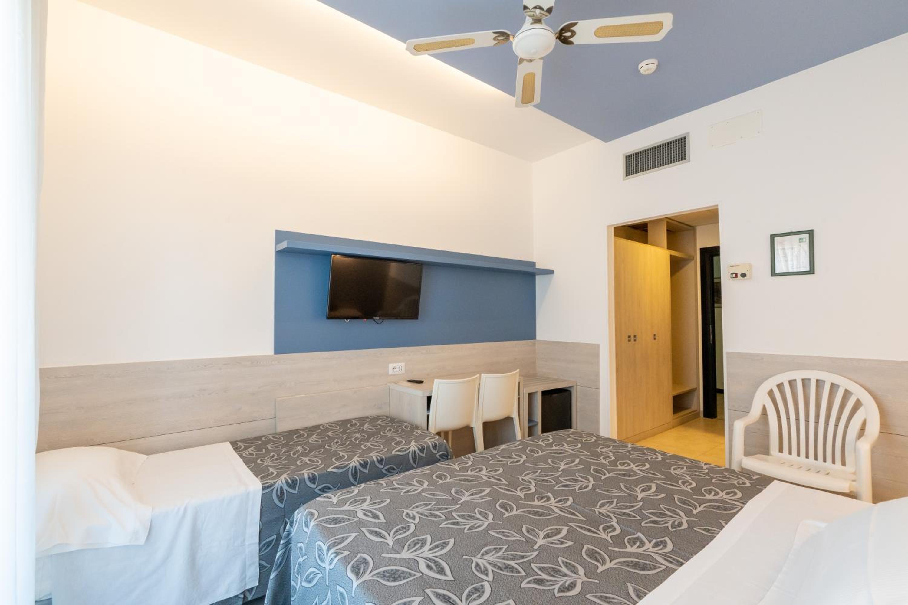 Comfort Triple Room photo 3