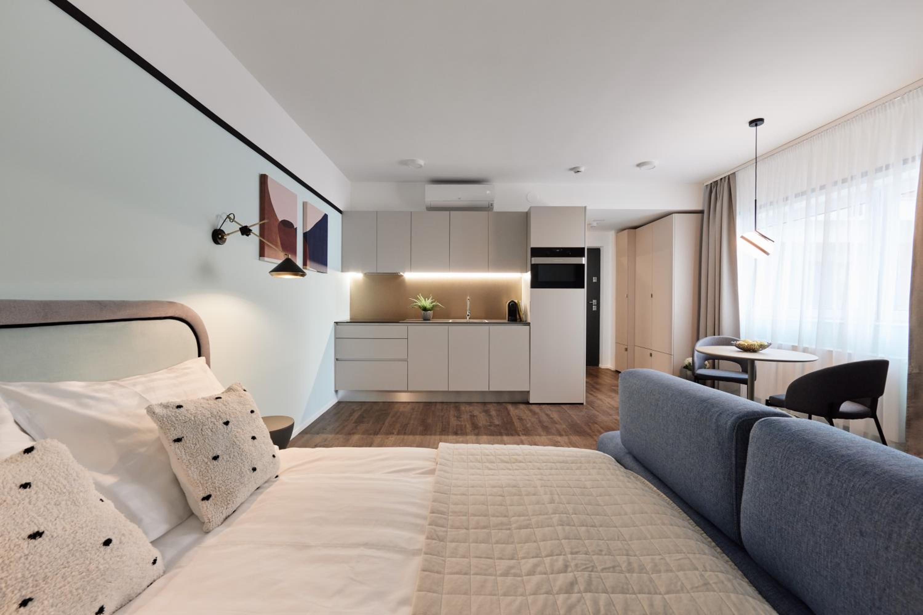 Suite - Photo 8