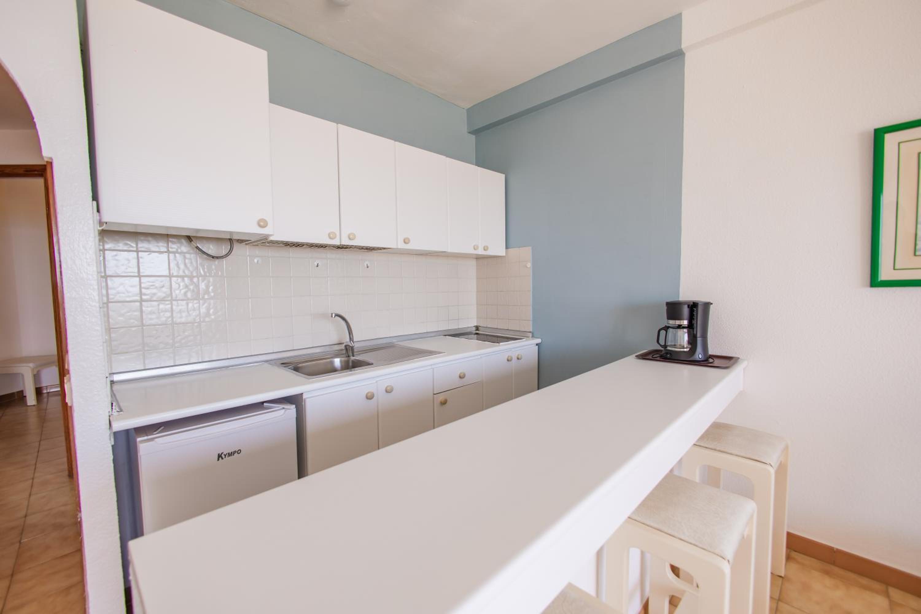 One-Bedroom Apartment With Sea View (1 Adult) - Photo 4