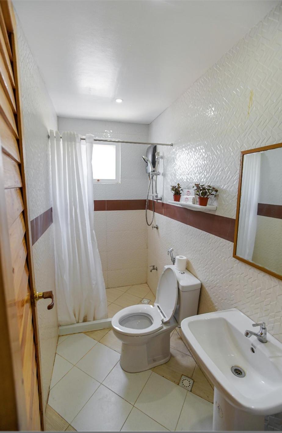 Superior Family Room - Photo 10