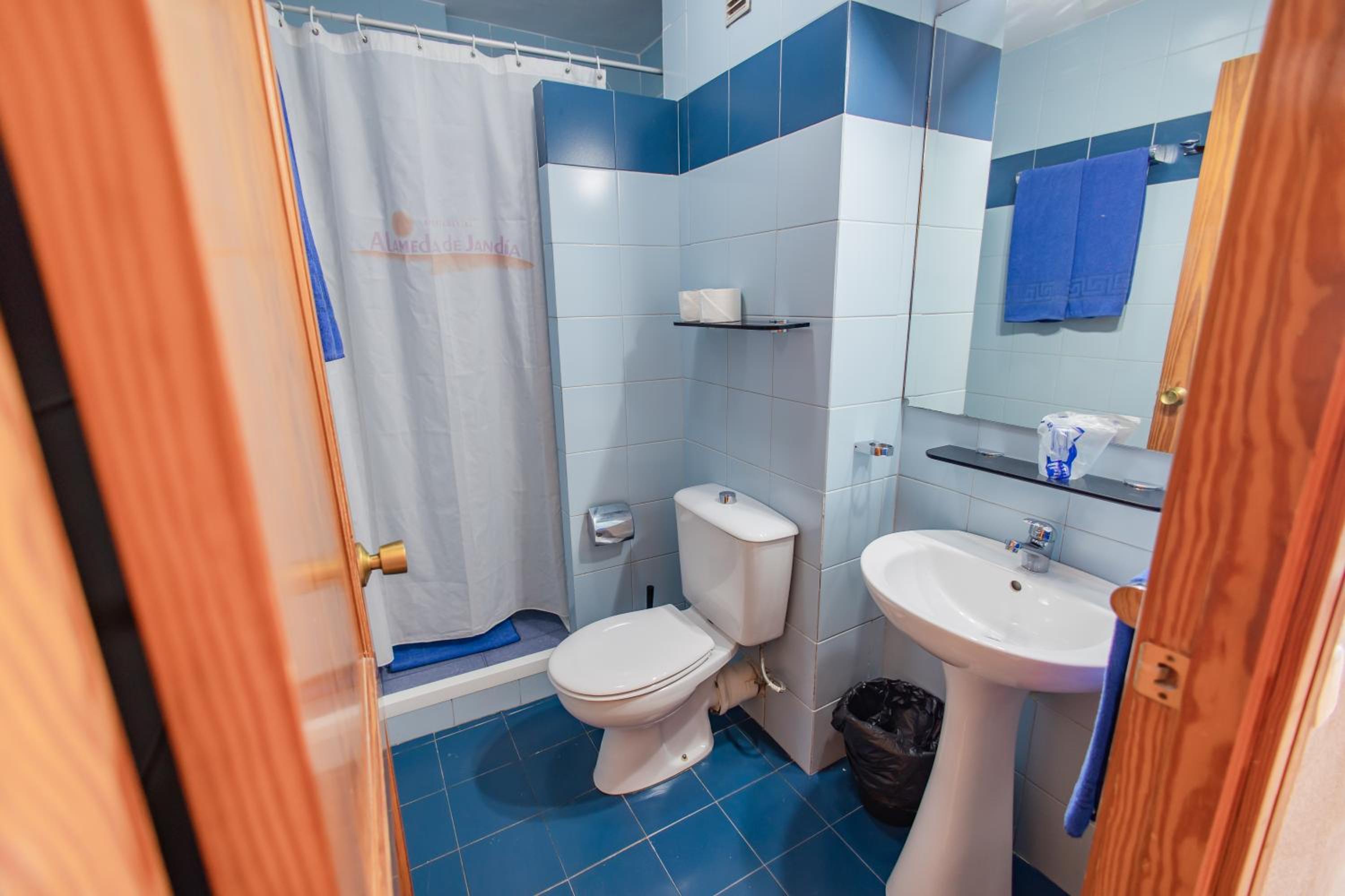 One-Bedroom Apartment With Sea View (1 Adult) - Photo 9