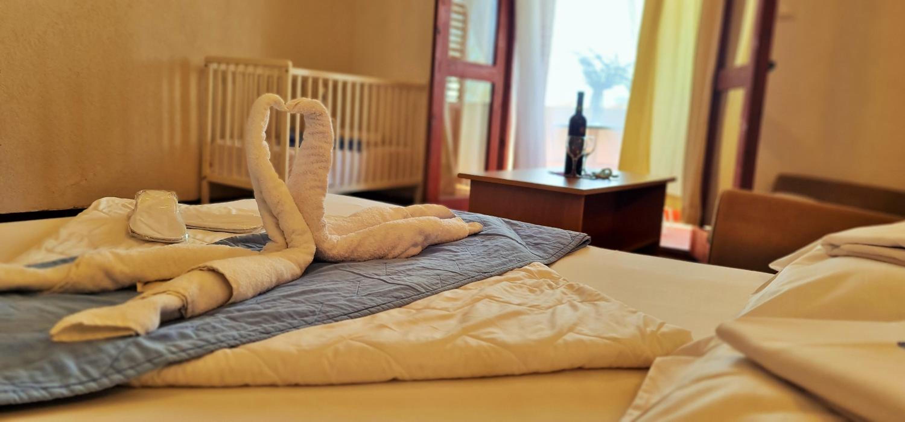 Double or Twin Room with Balcony - Photo 1
