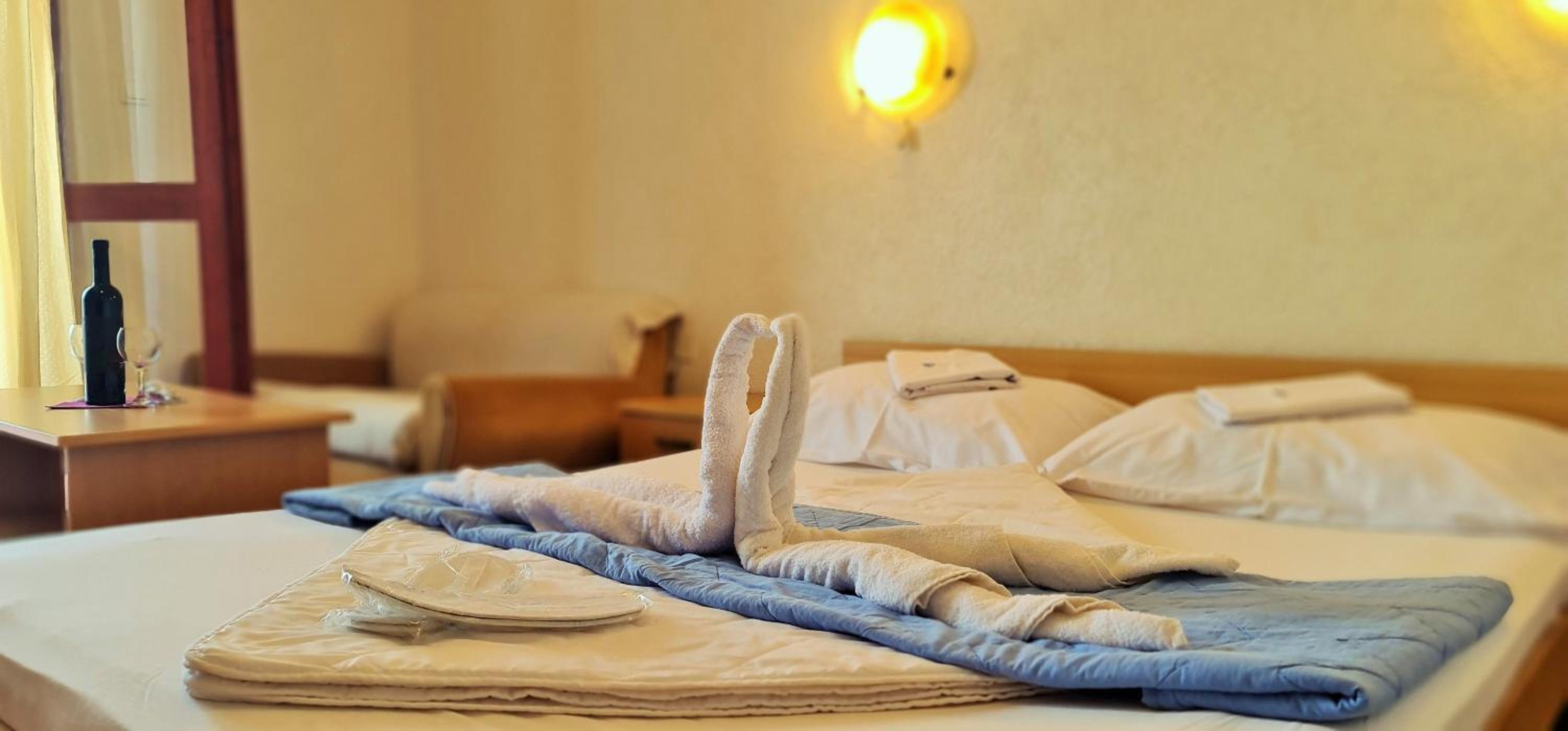 Double or Twin Room with Balcony - Photo 7