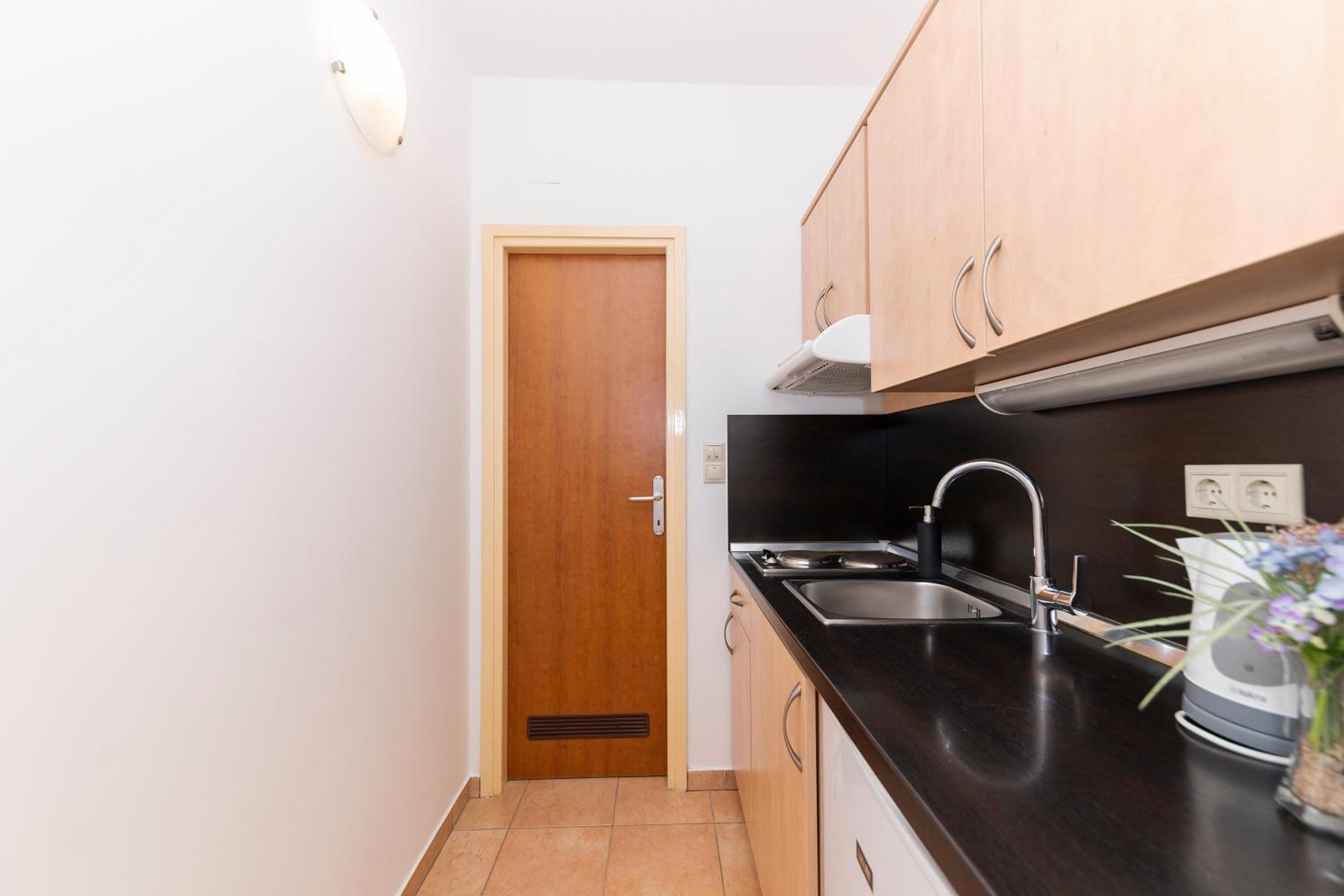 Studio Apartment with Balcony photo 2