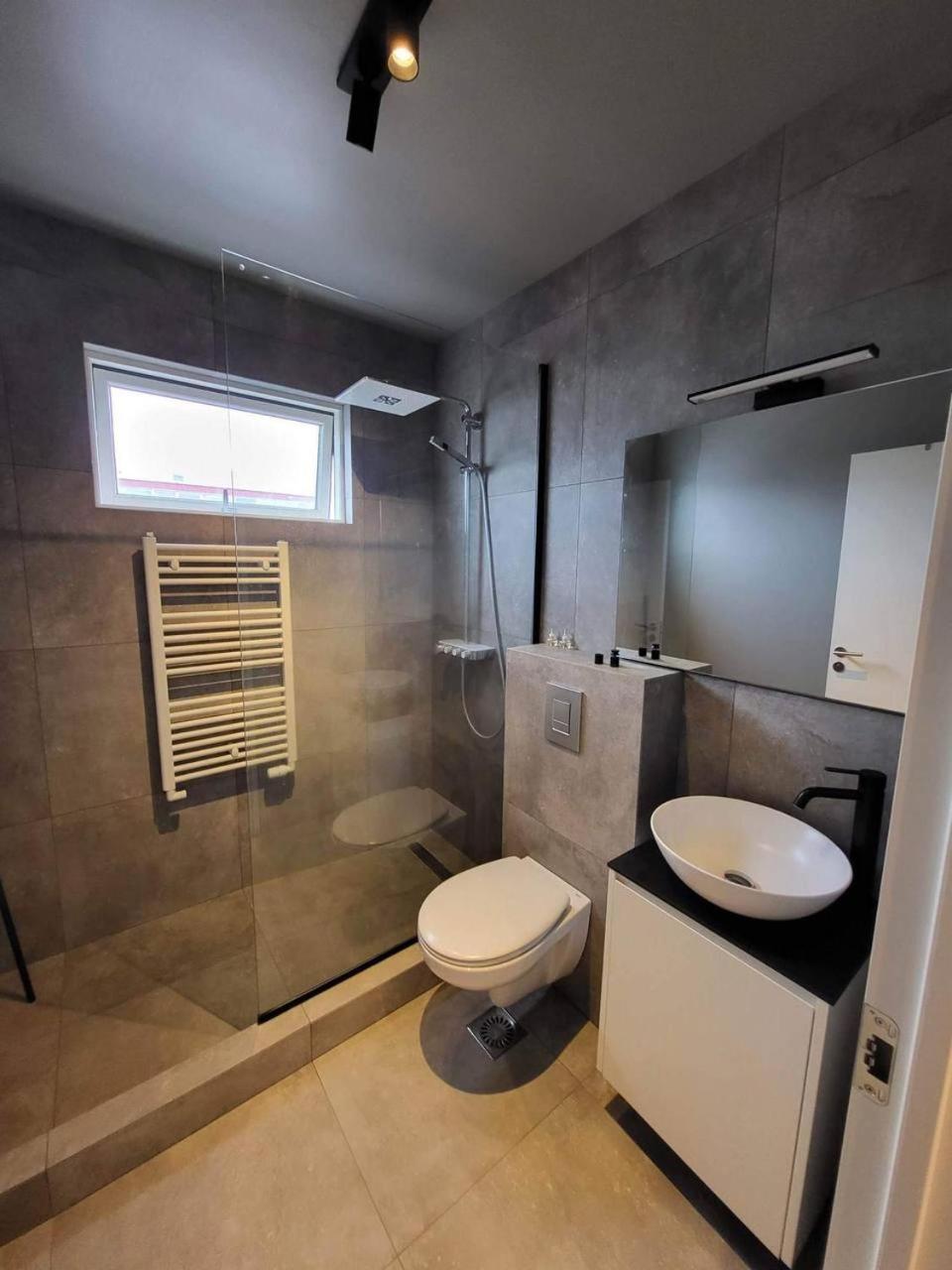 One-Bedroom Apartment - Photo 9