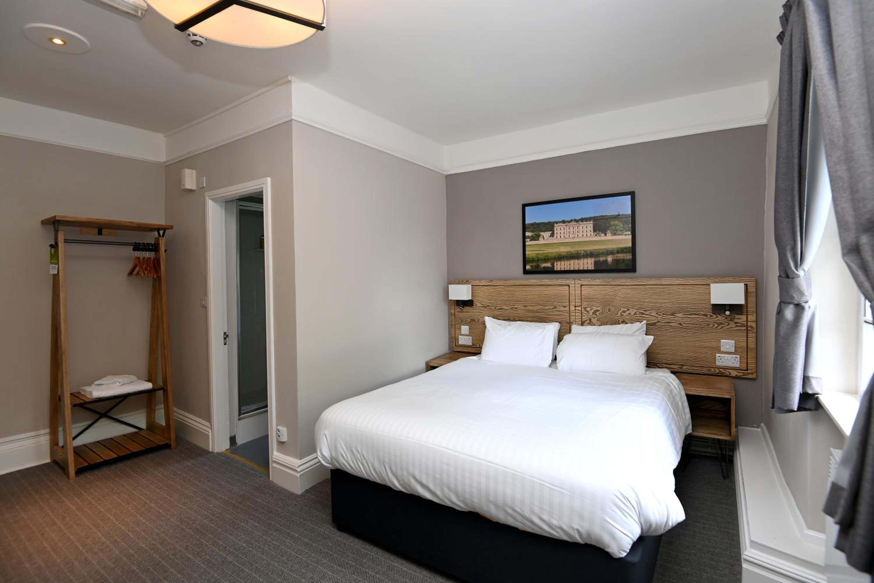 Standard Double Room - Photo 8